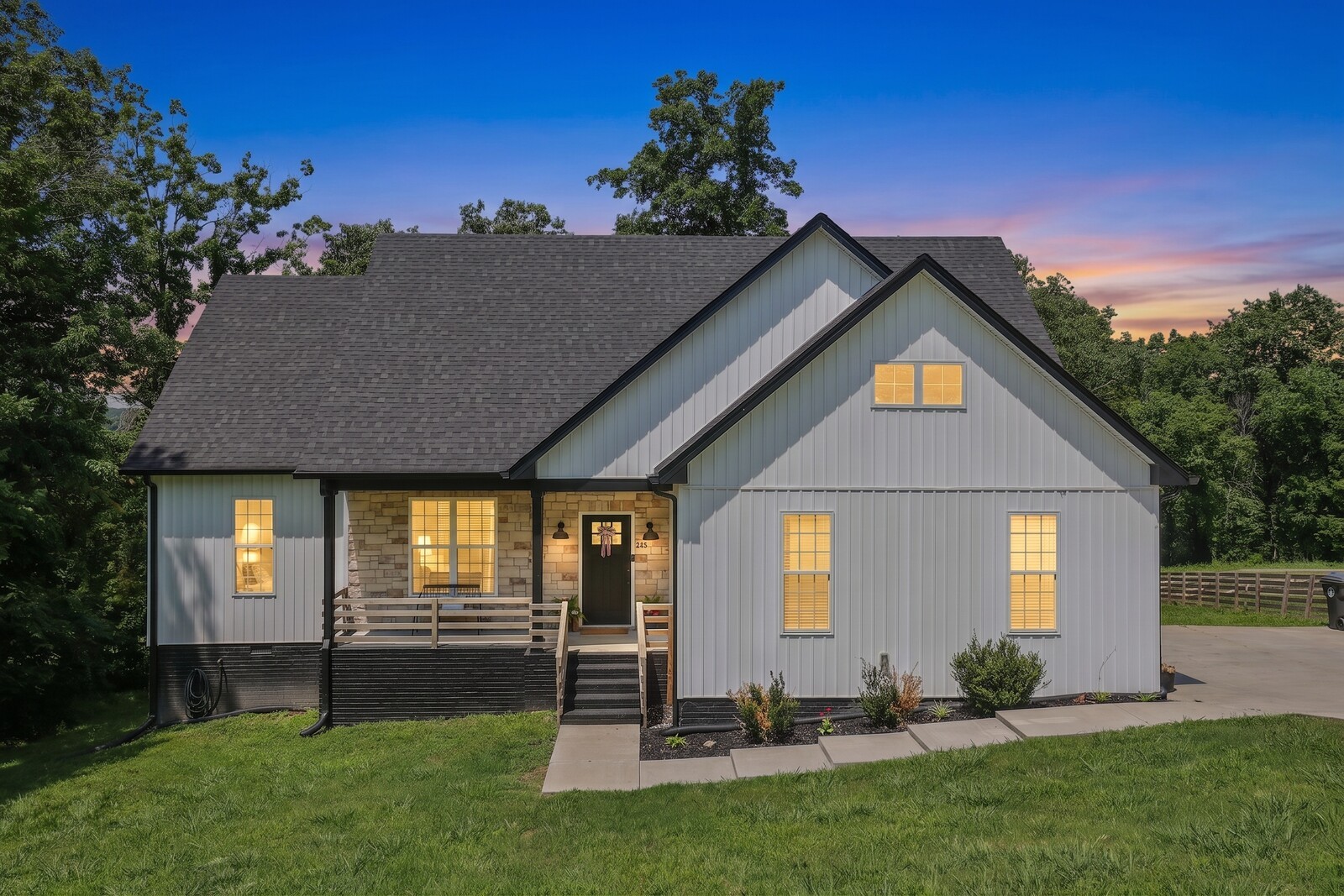 245 Hickory Ridge Ln
