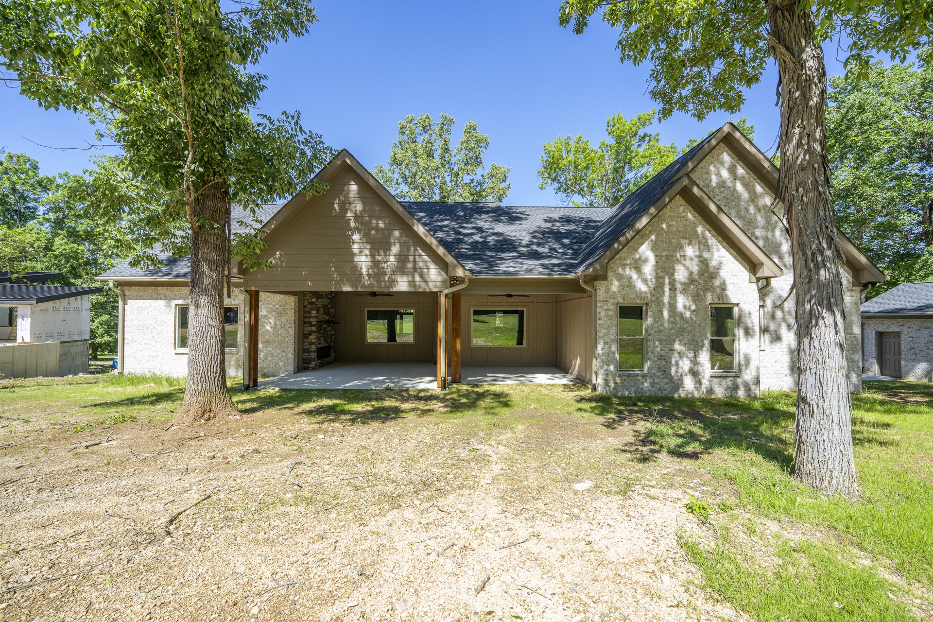 621 Bradley Ln