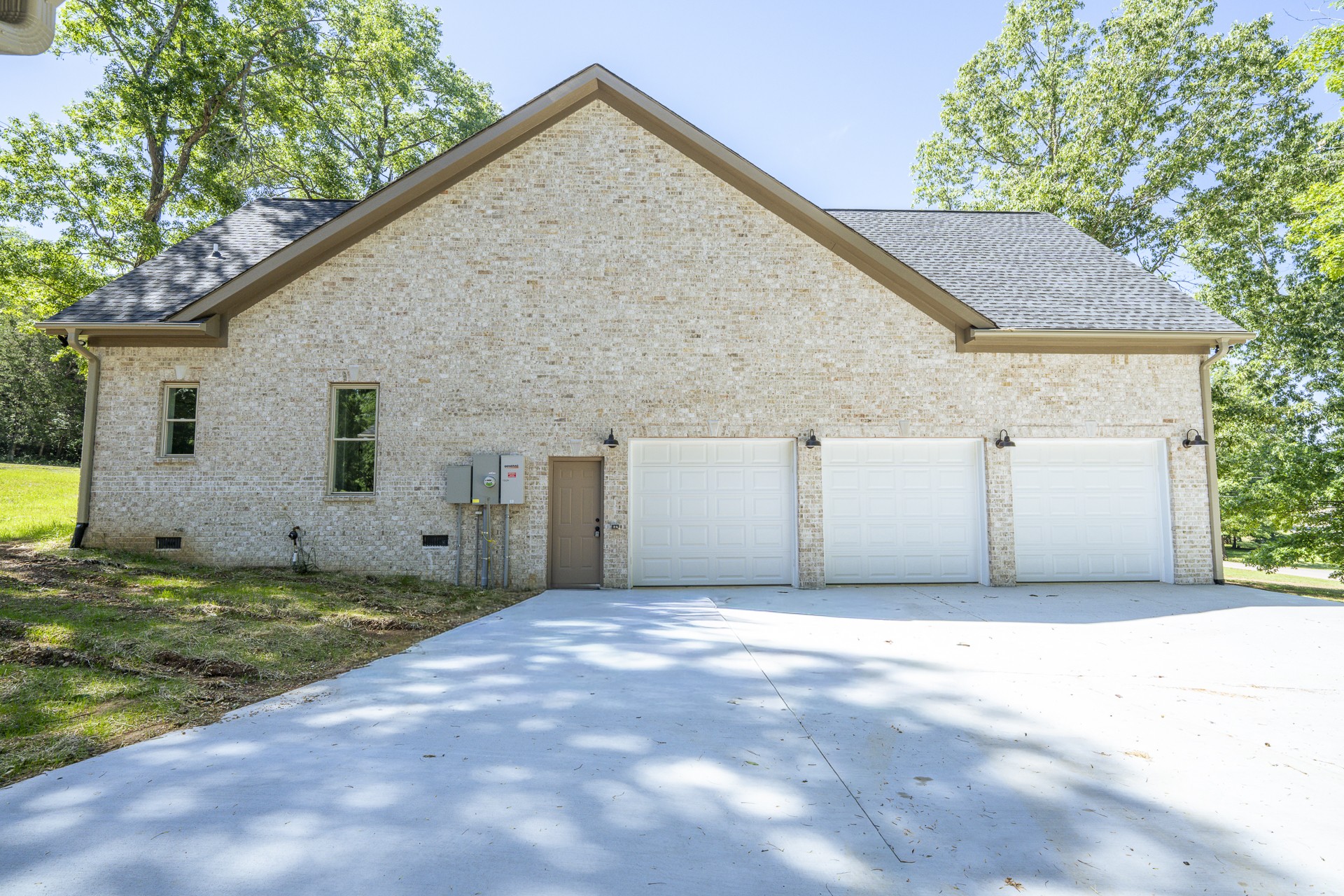 621 Bradley Ln