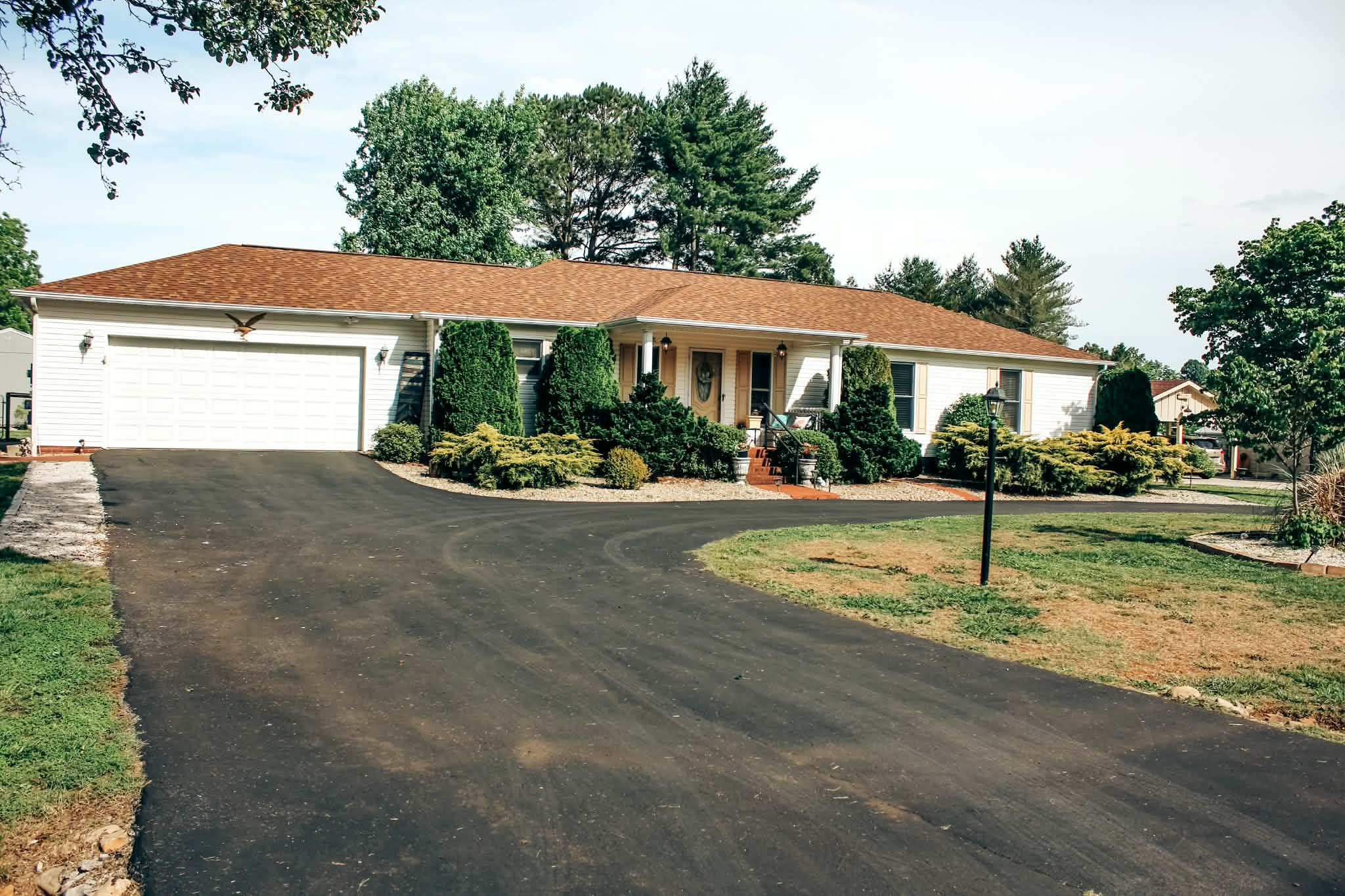 67 Lake Ln