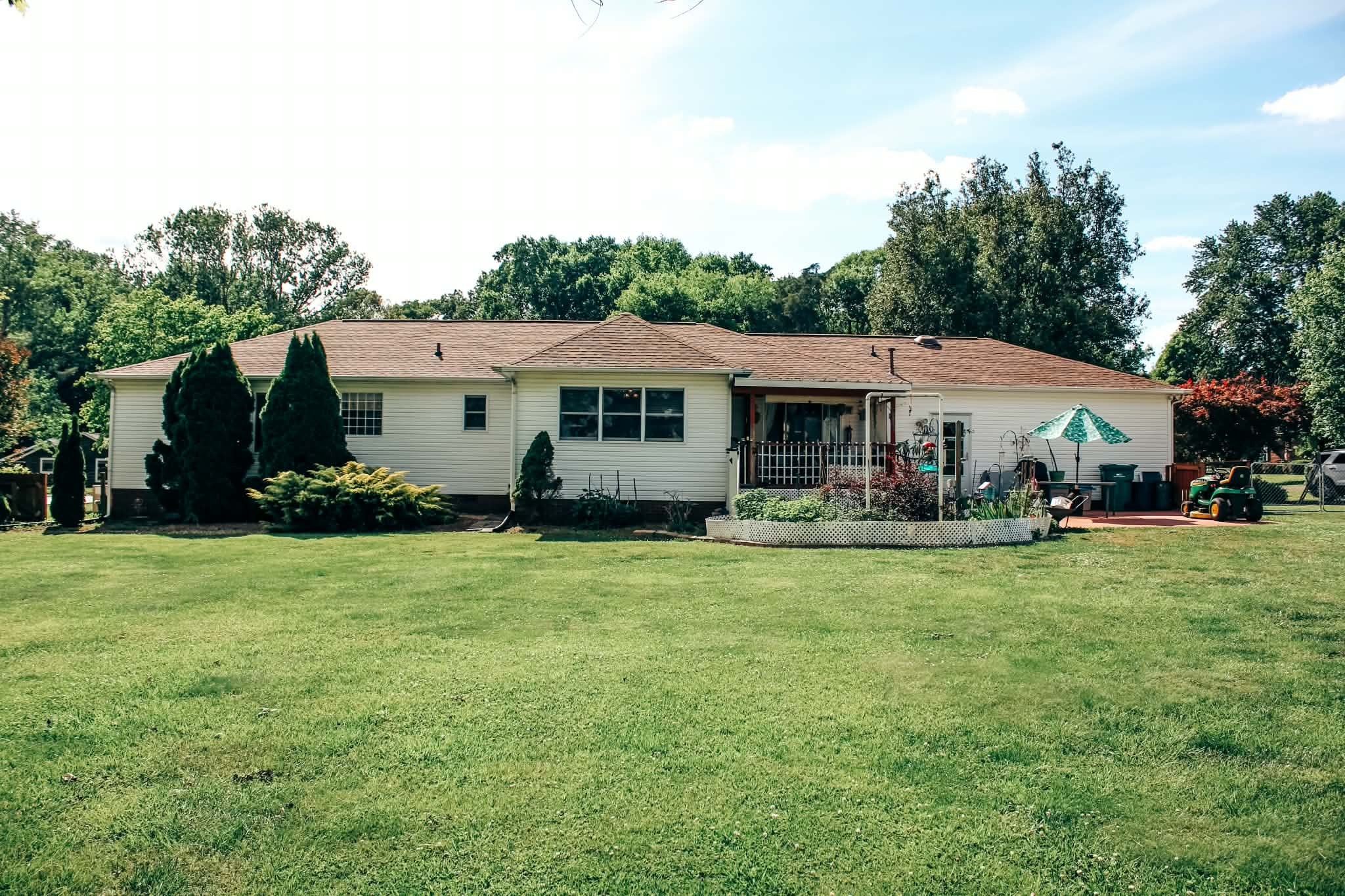 67 Lake Ln