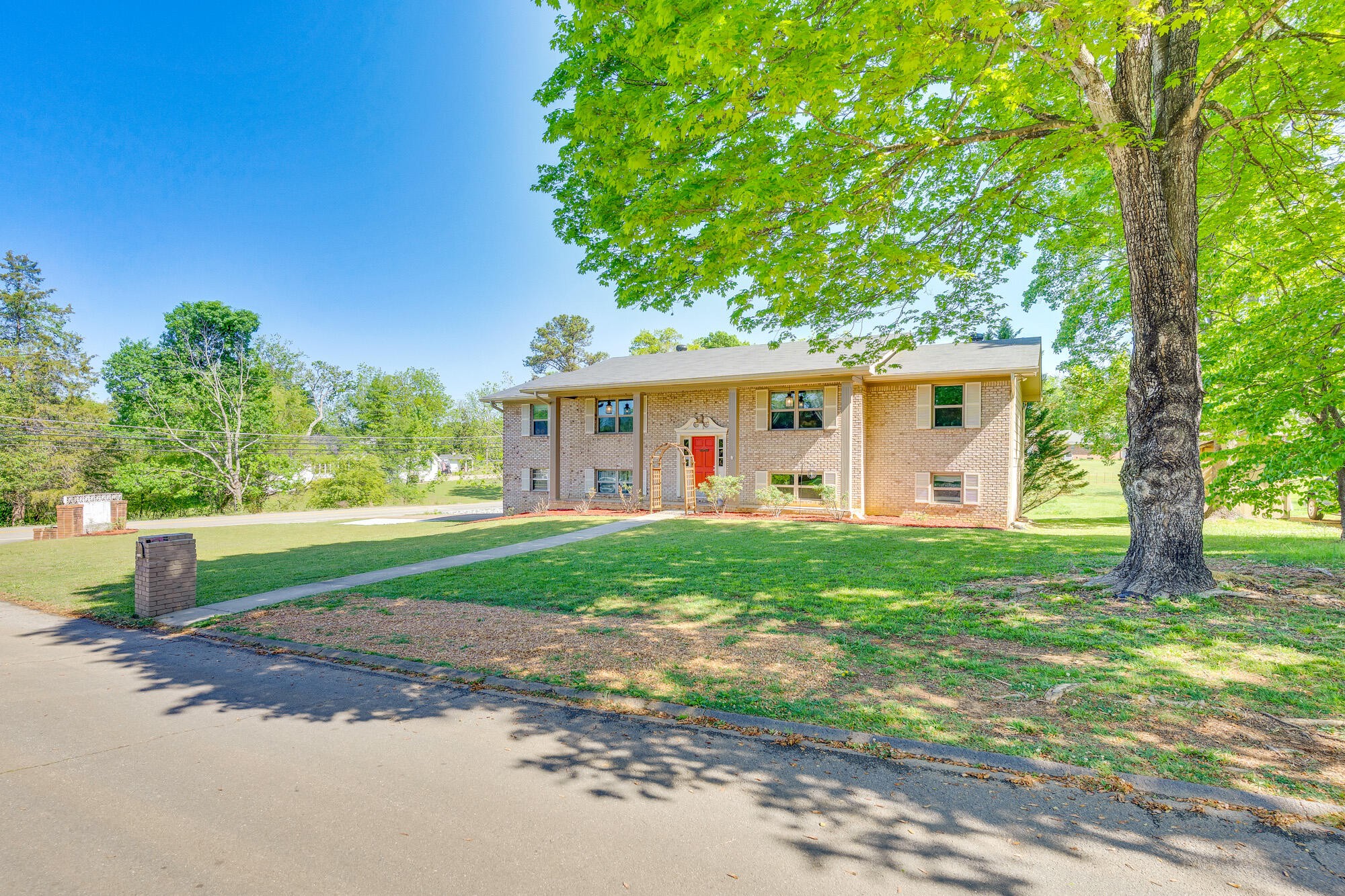 1701 Ray Jo Circle