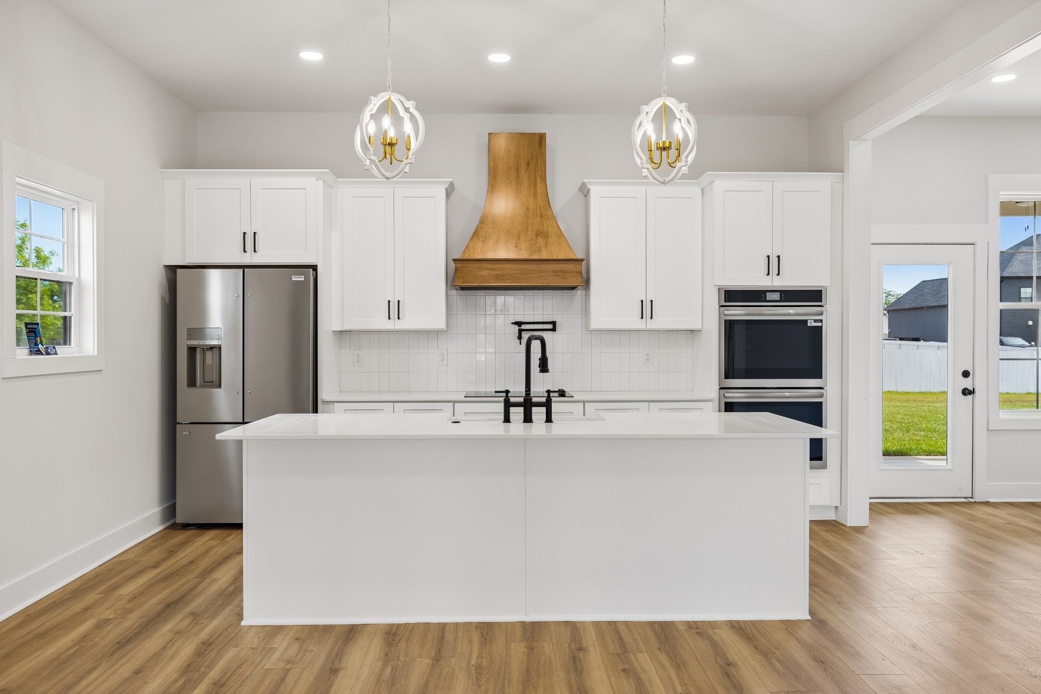 2457 Ellsworth Dr