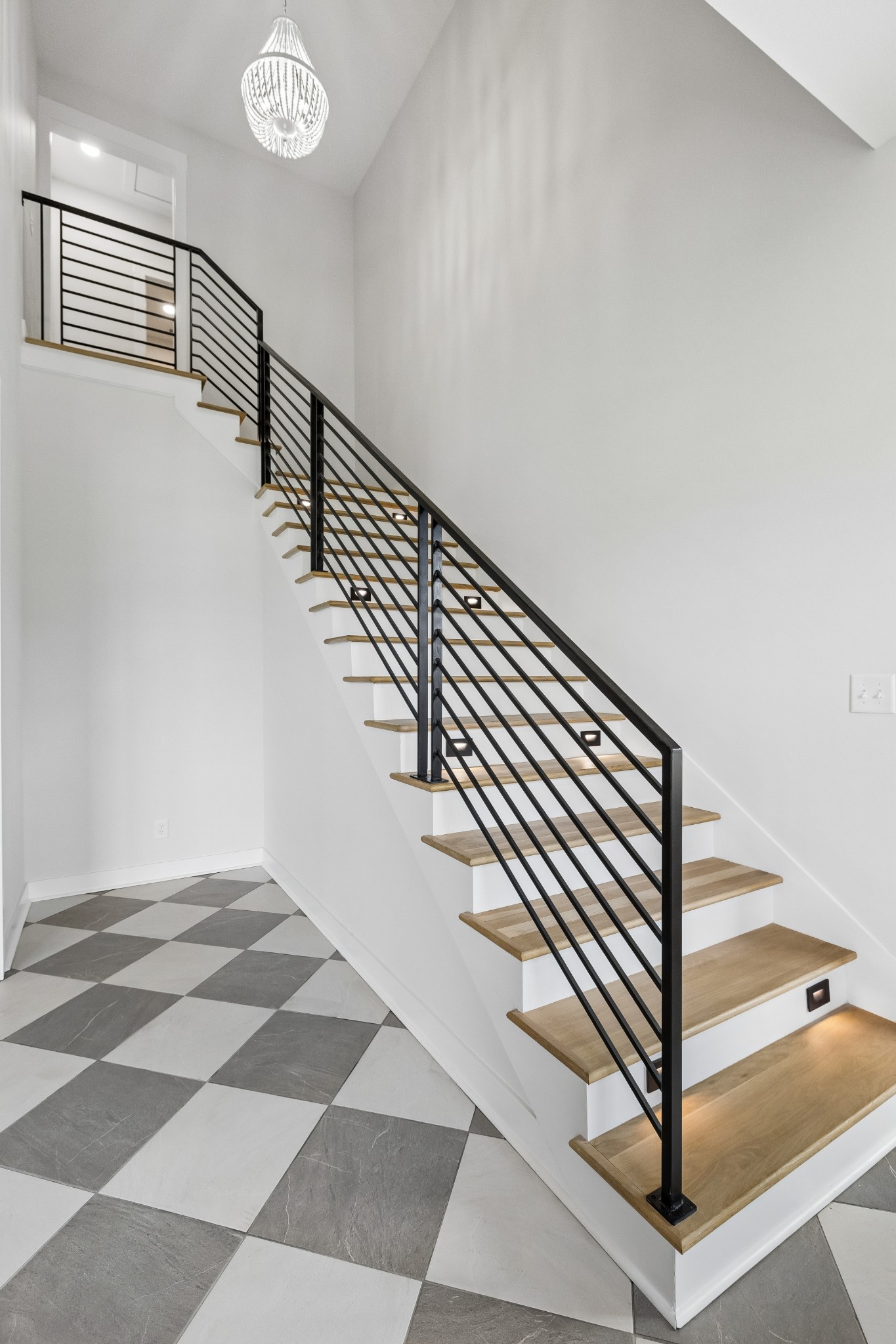 2457 Ellsworth Dr