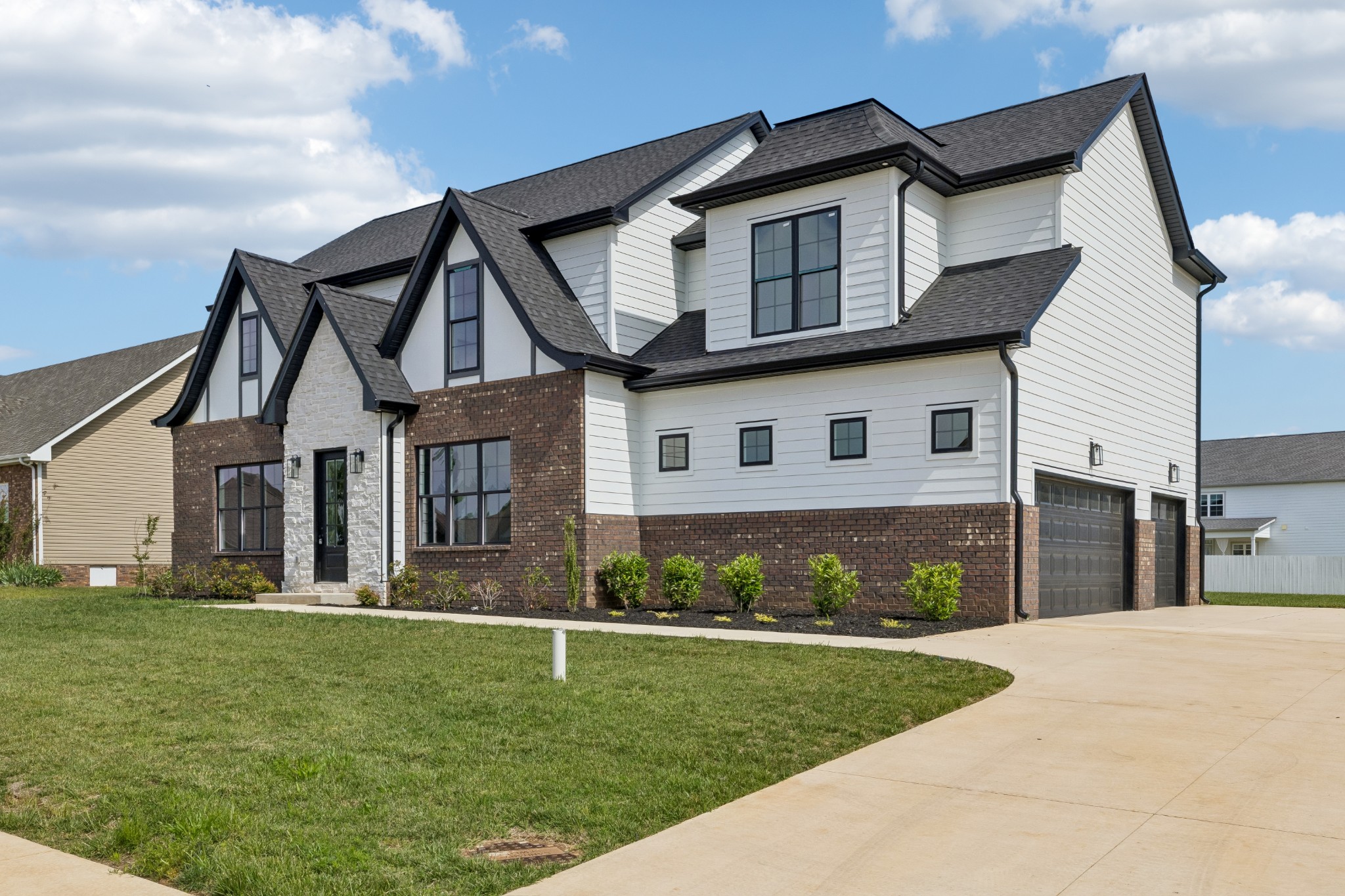 2457 Ellsworth Dr