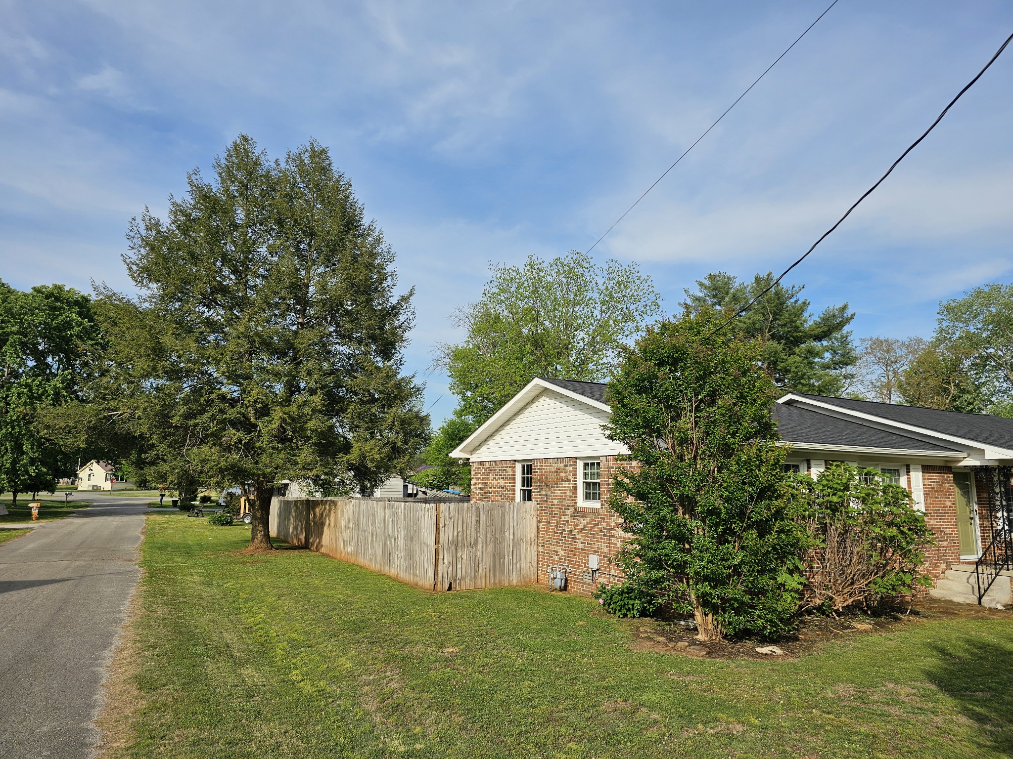 106 Willow St, N
