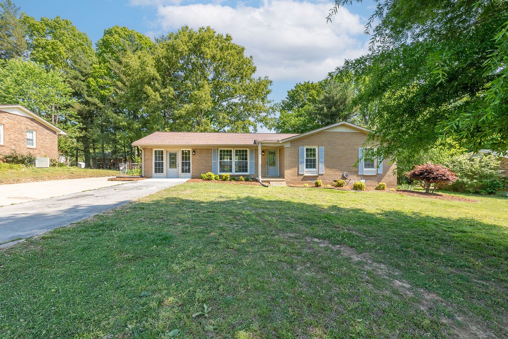 1606 Whippoorwill Dr