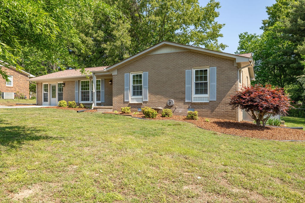 1606 Whippoorwill Dr