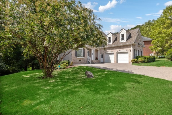 2701 N Highlands Dr