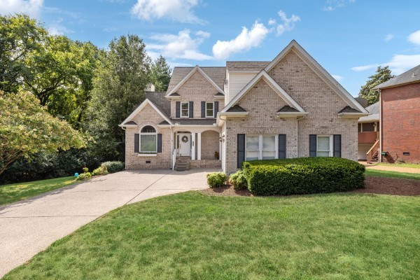 2701 N Highlands Dr