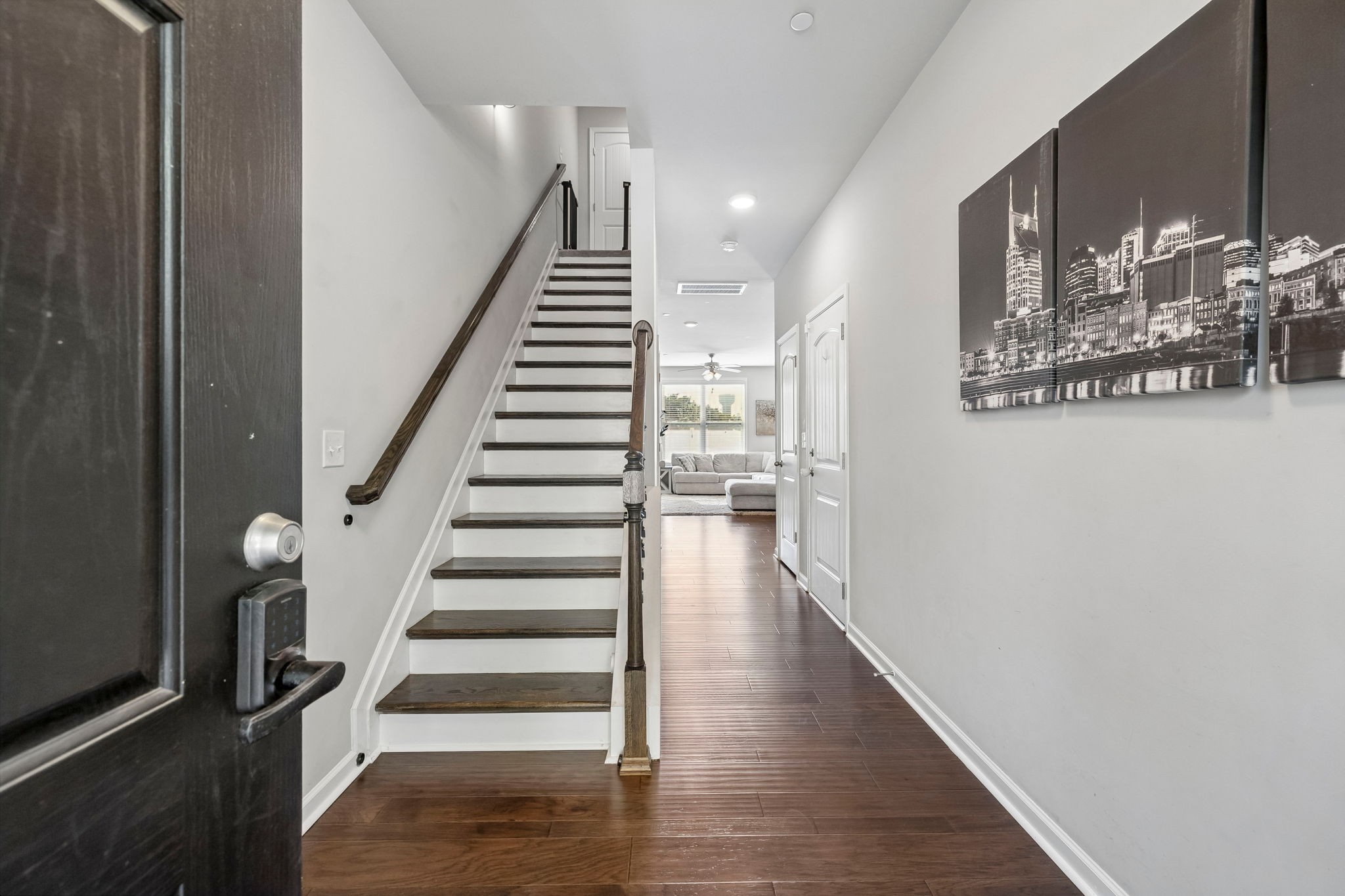 422 Manor Row