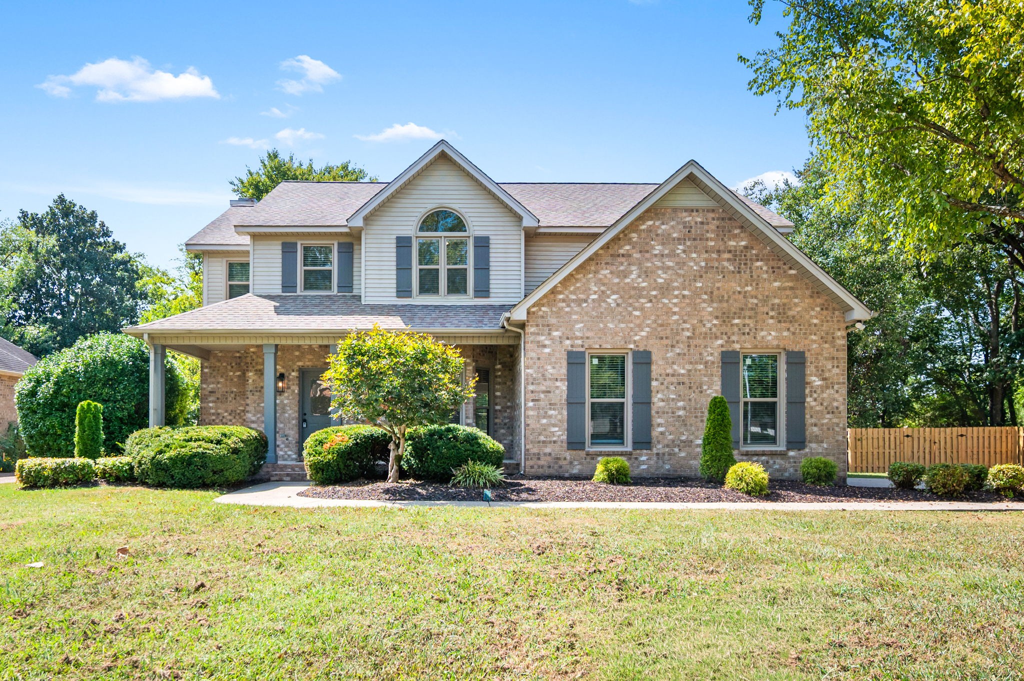 2923 Regenwood Dr