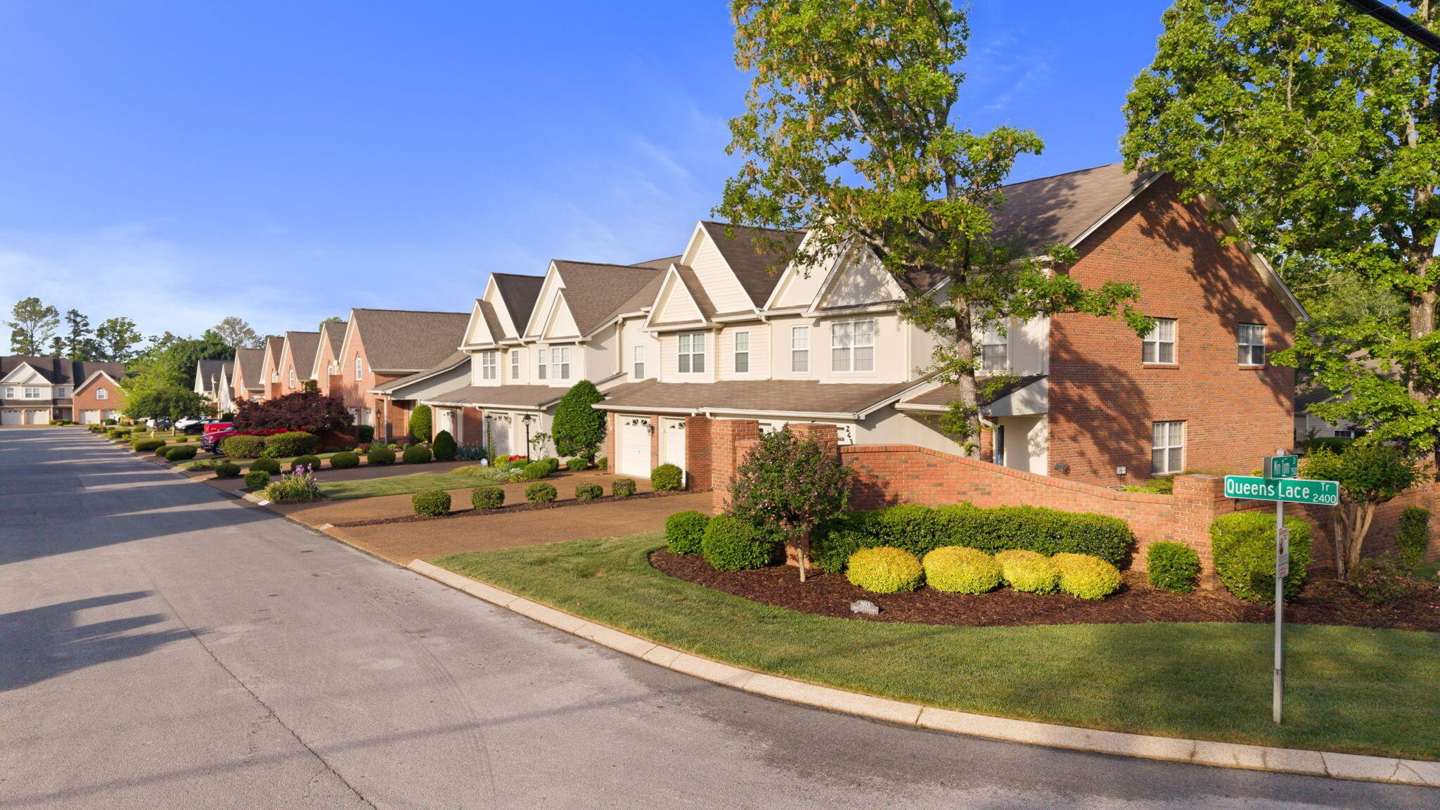 2427 Queens Lace Trail