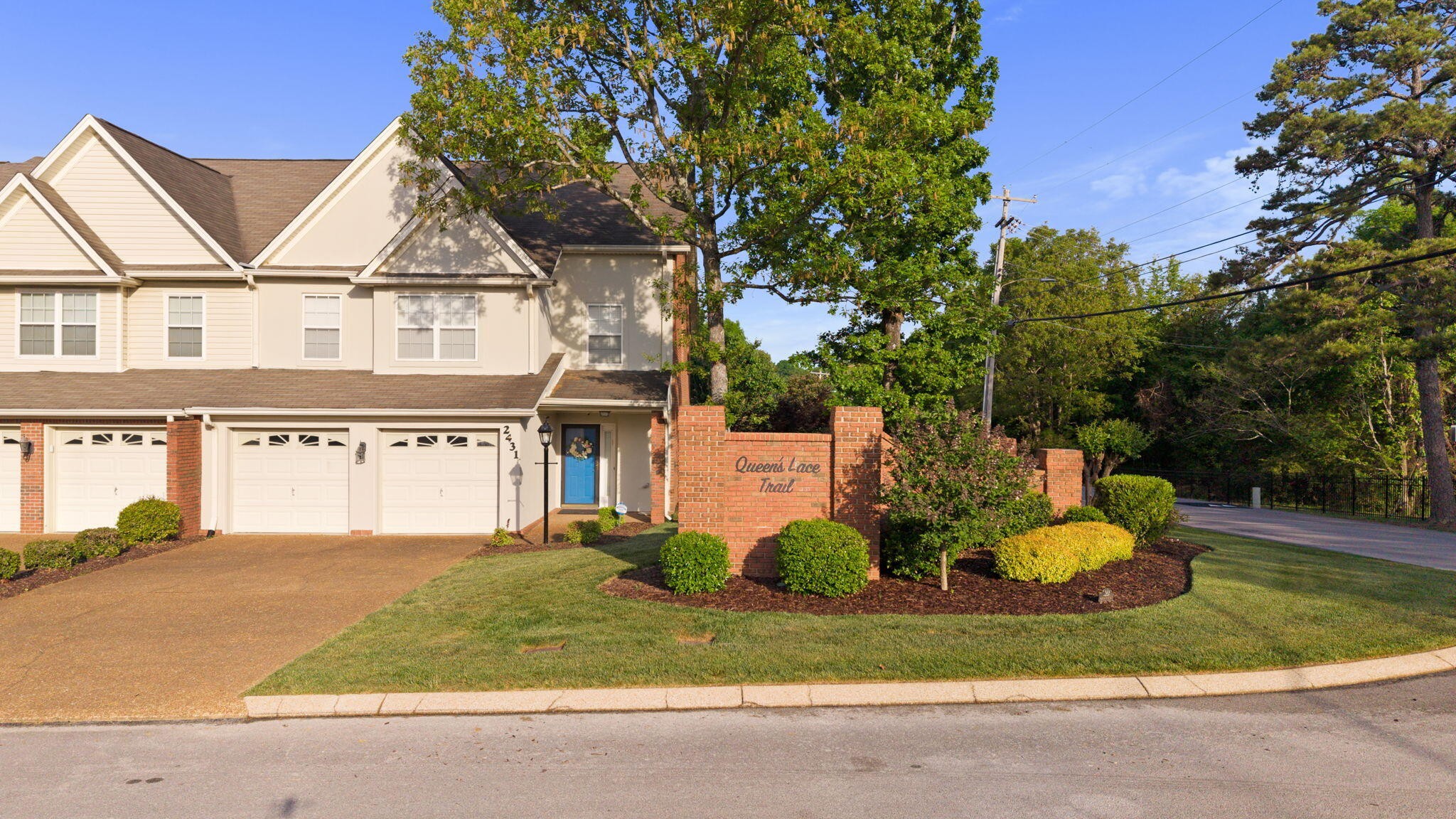 2427 Queens Lace Trail