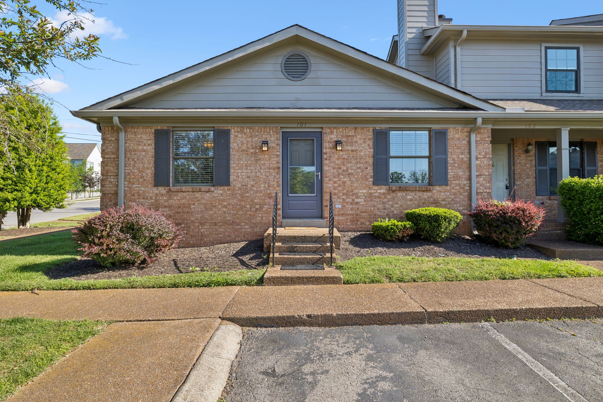 101 Ellington Pl