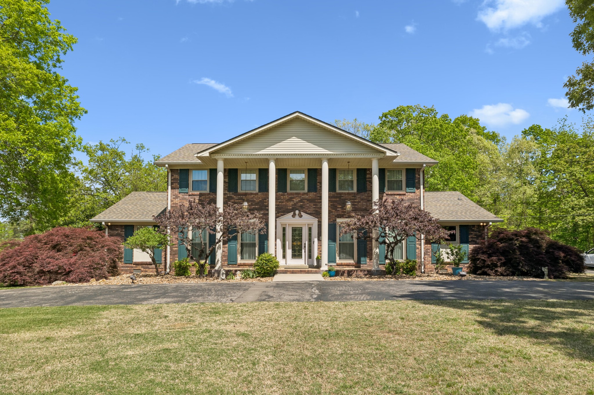 203 Dogwood Circle