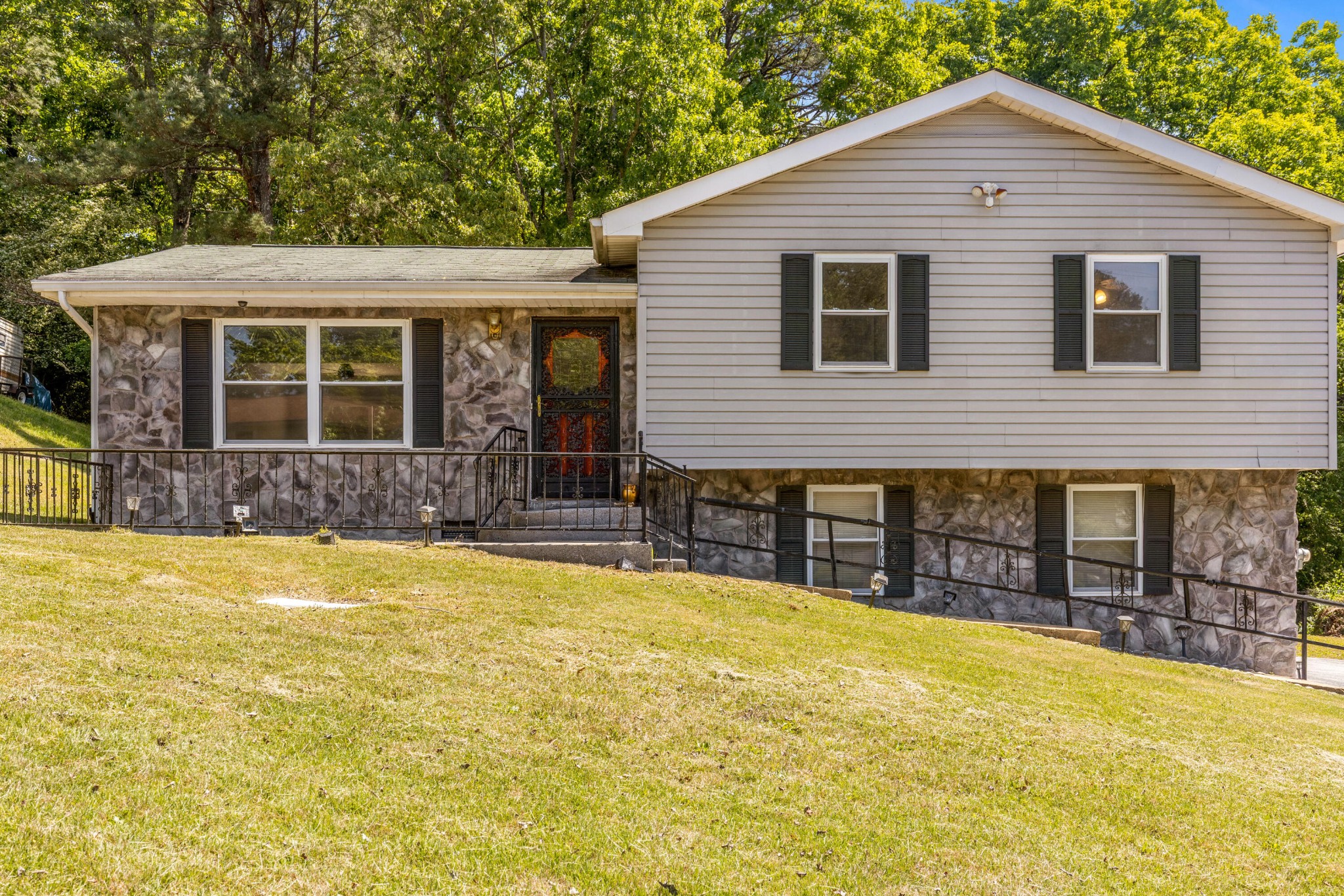 2427 Leann Cir