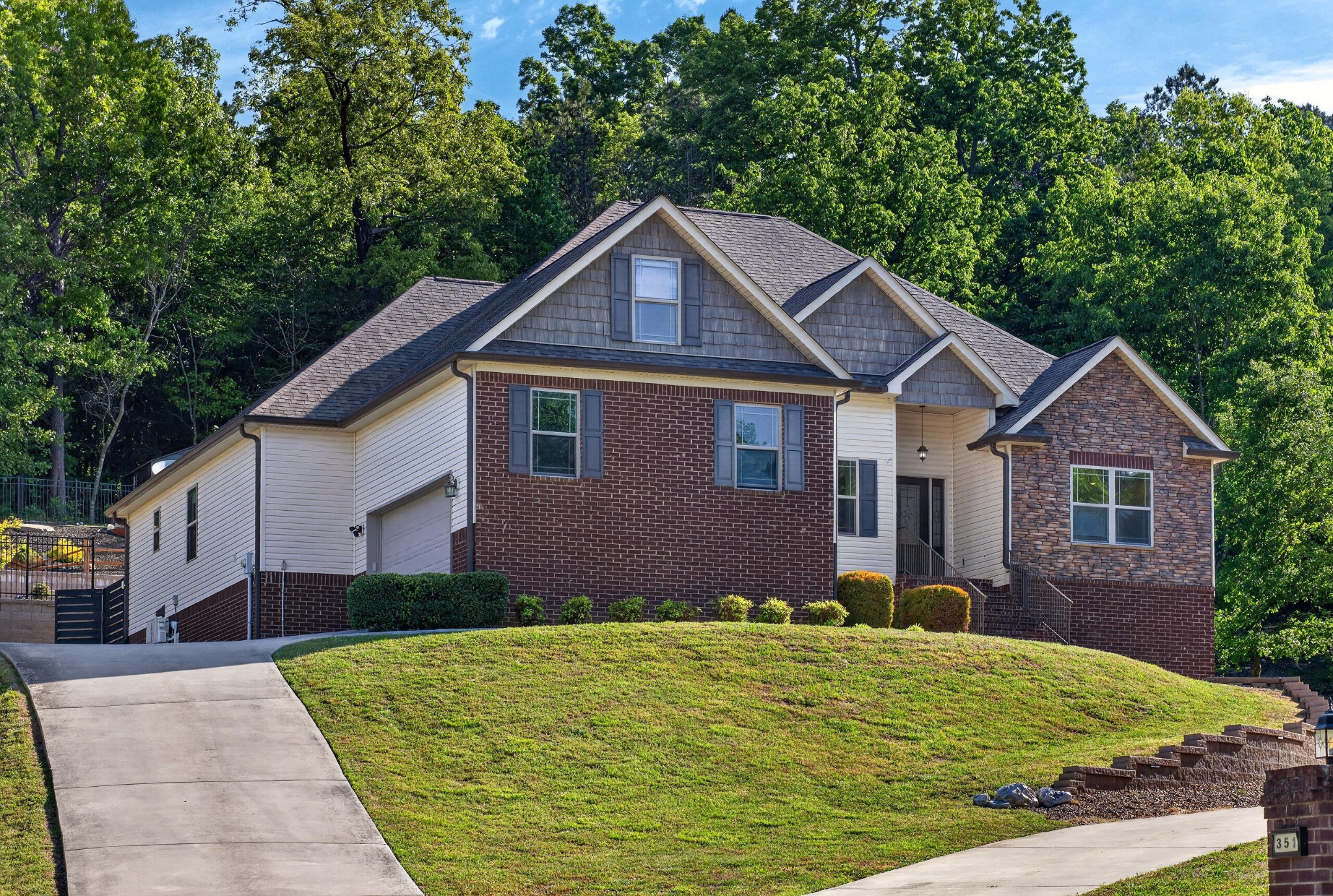 351 Broken Arrow Lane, SW