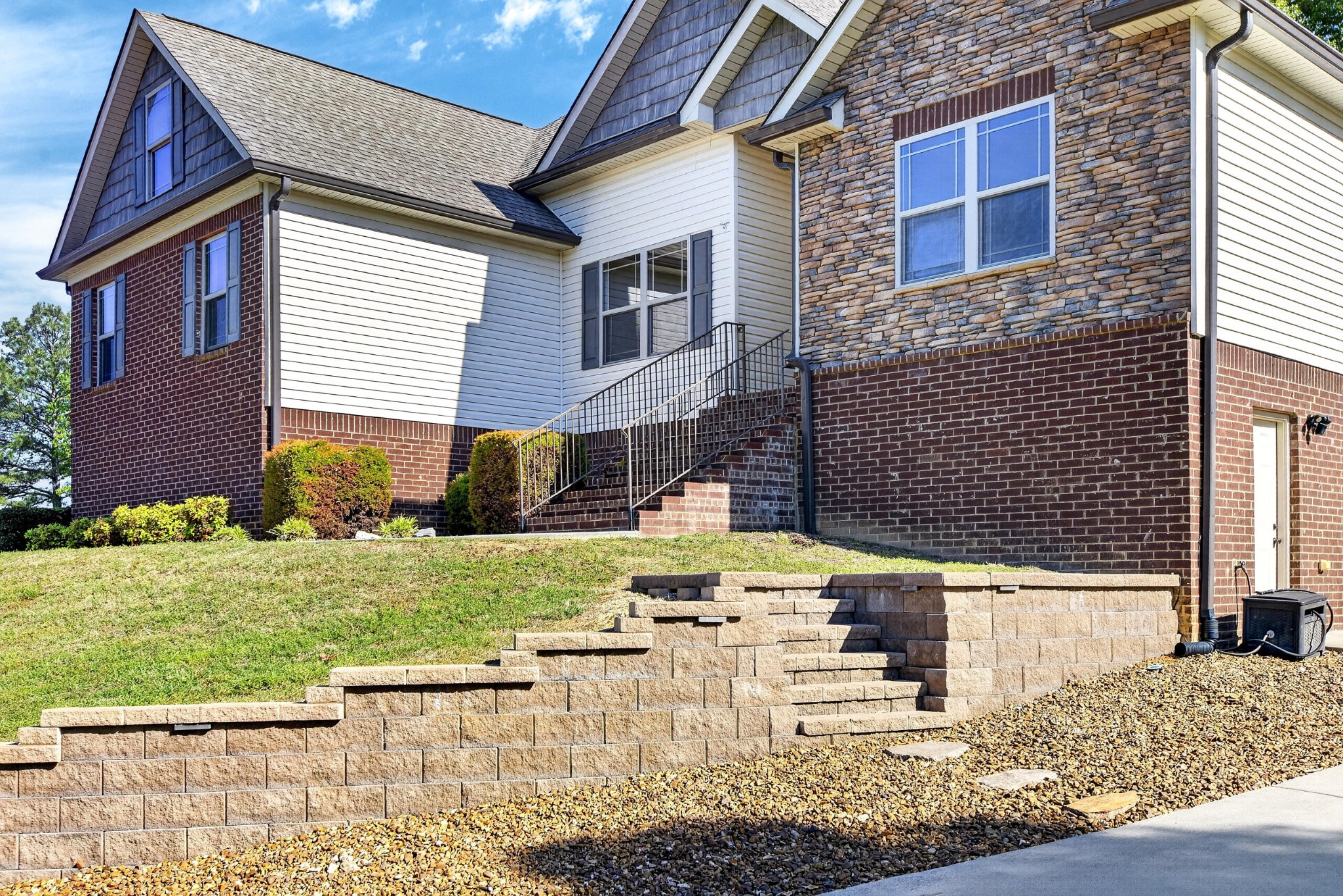 351 Broken Arrow Lane, SW