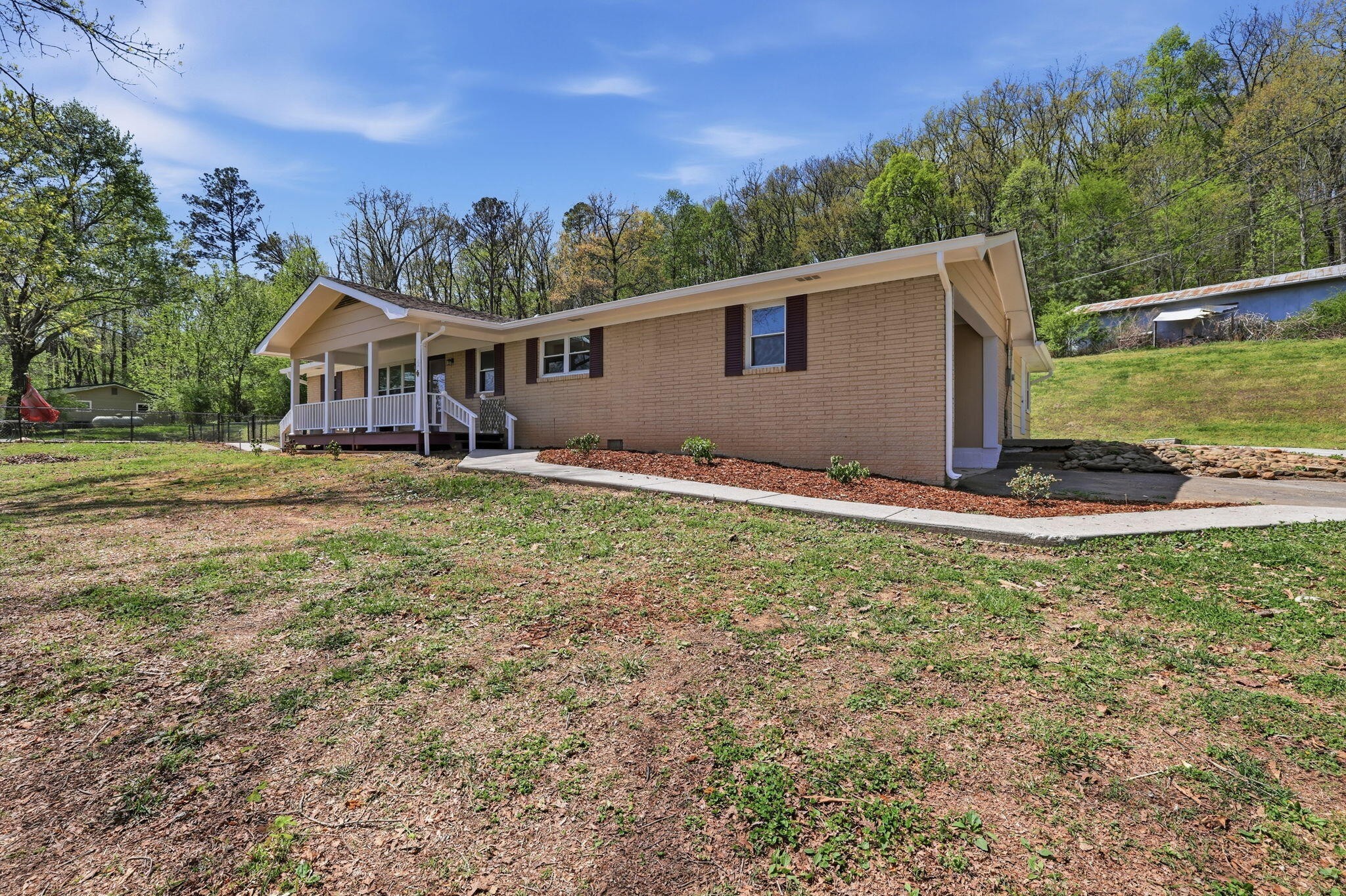 662 Red Hill Valley Road, SE