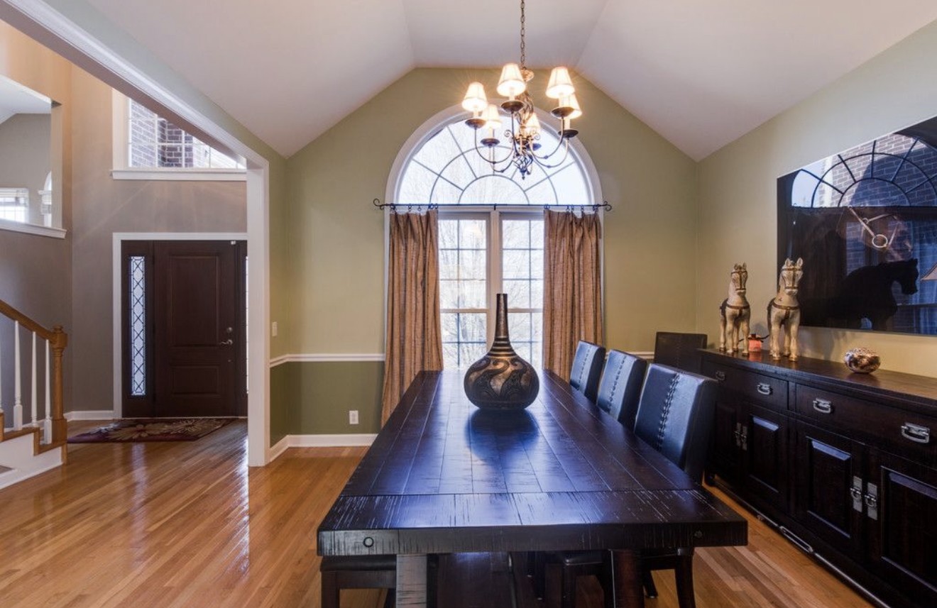 401 Roma Ct