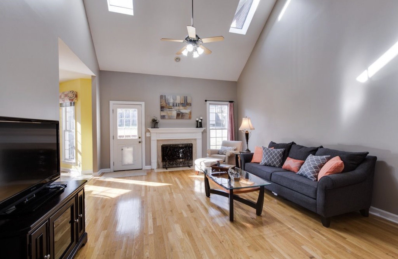 401 Roma Ct