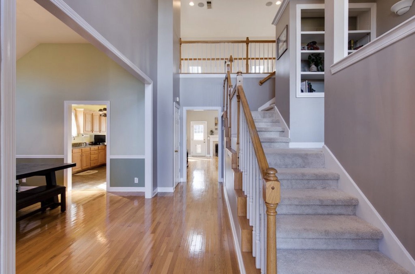 401 Roma Ct