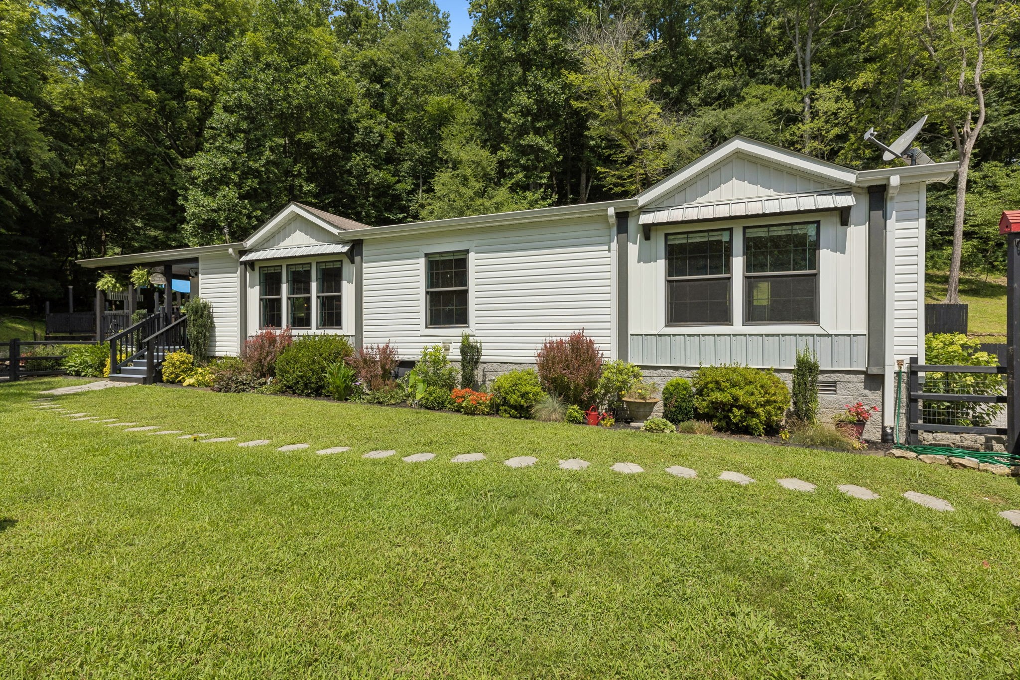 8501 Joy Rd
