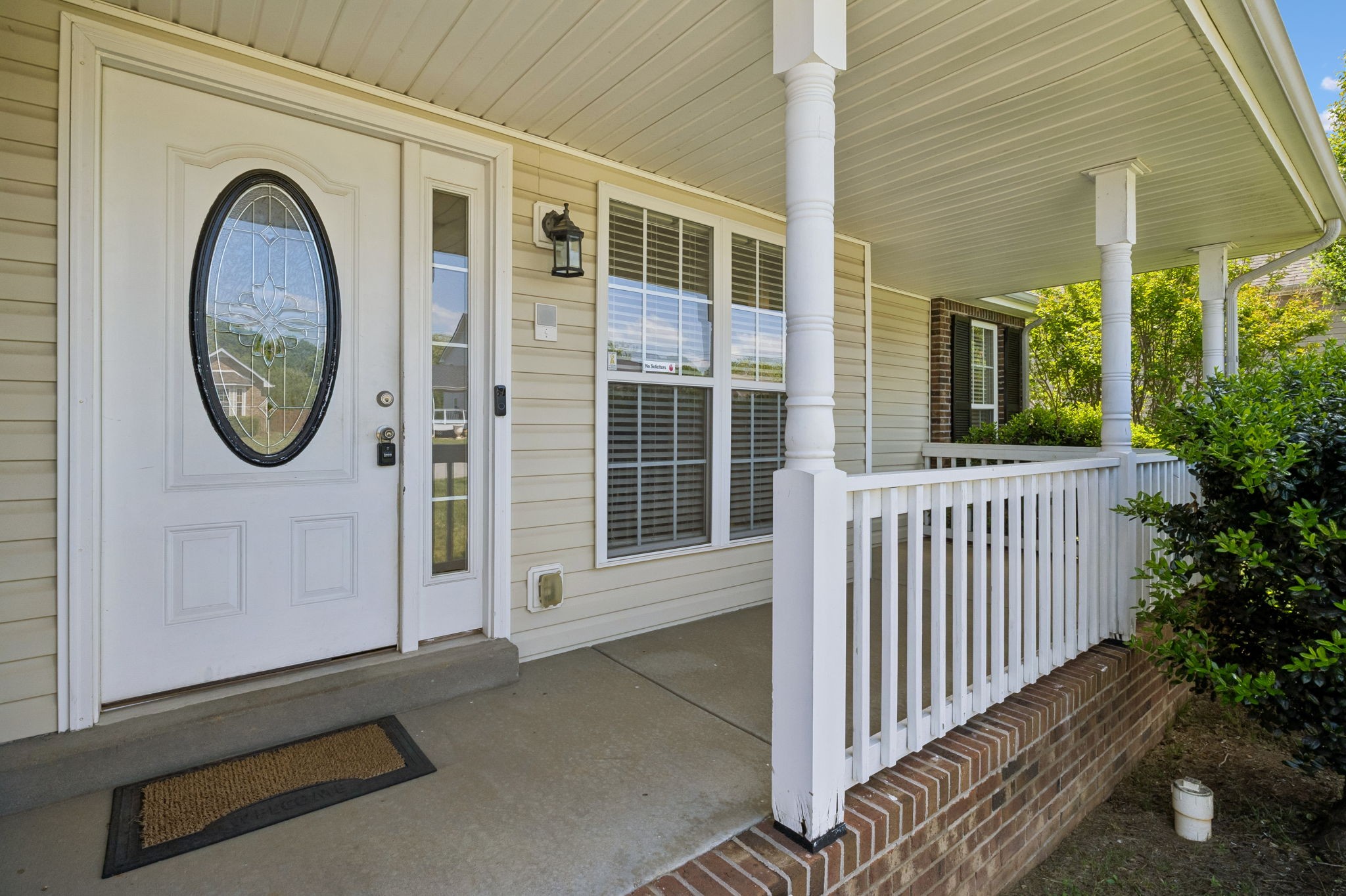 688 Fallbrook Ln