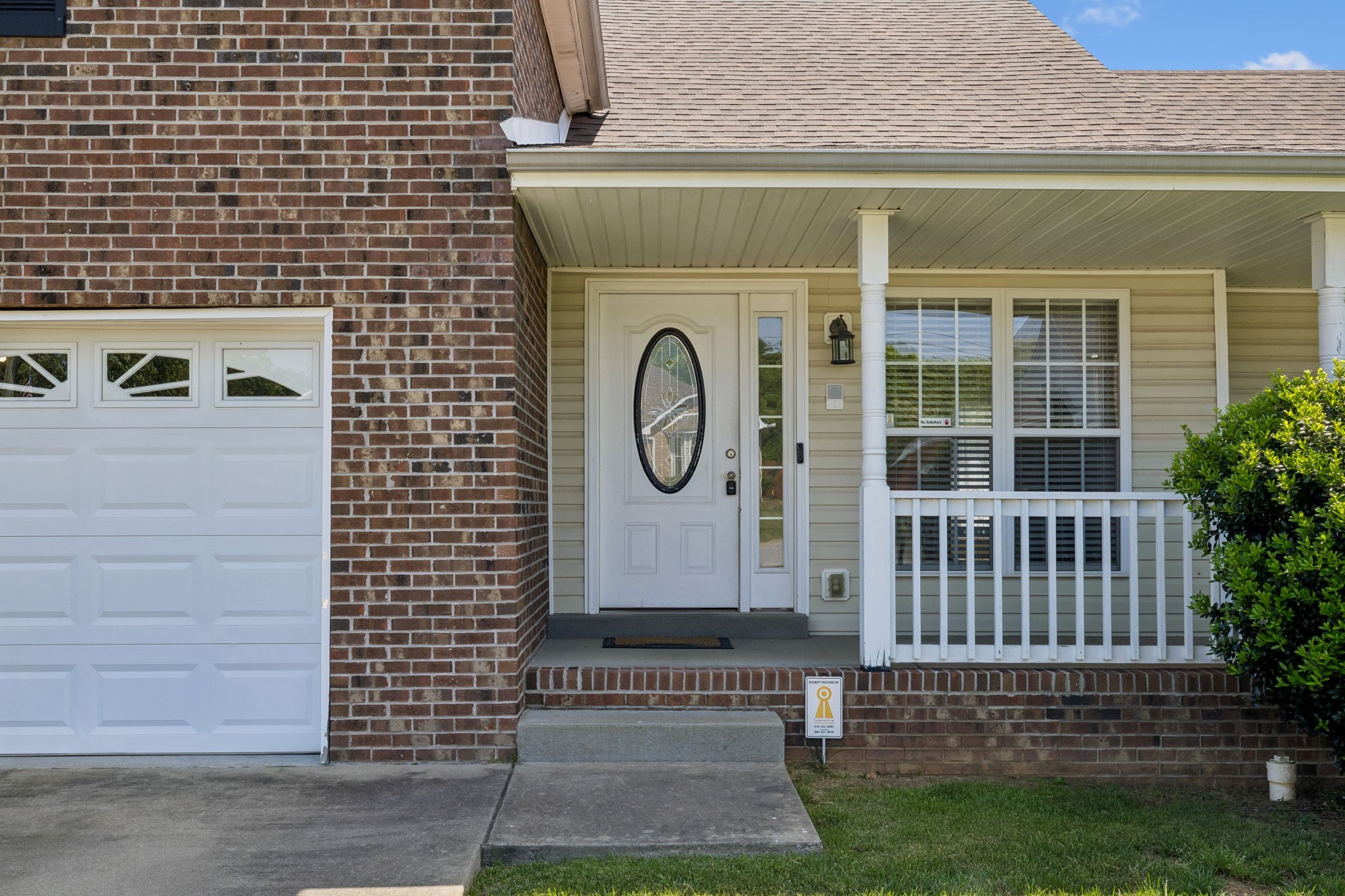 688 Fallbrook Ln