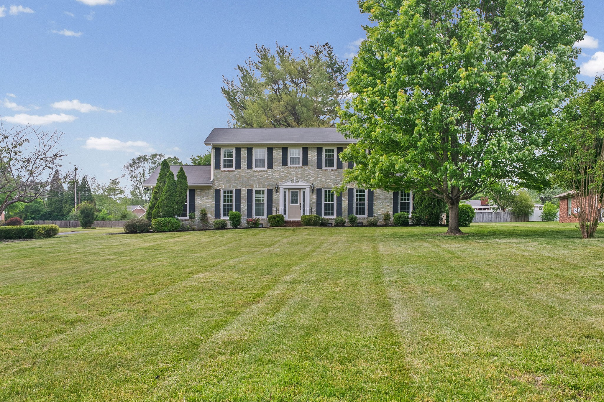 132 Windsor Dr