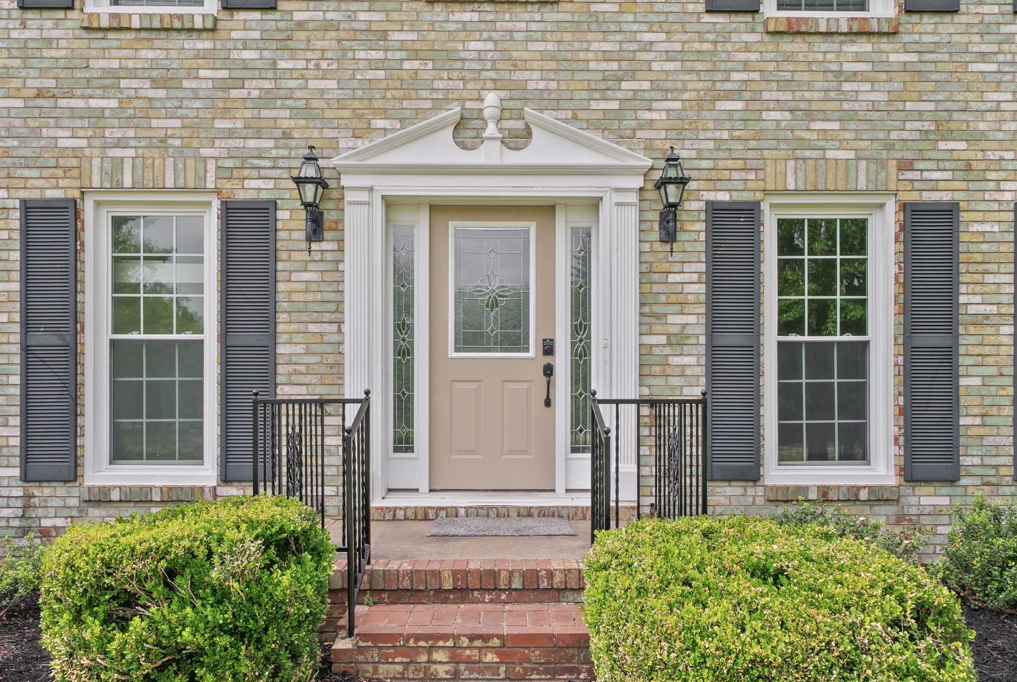 132 Windsor Dr