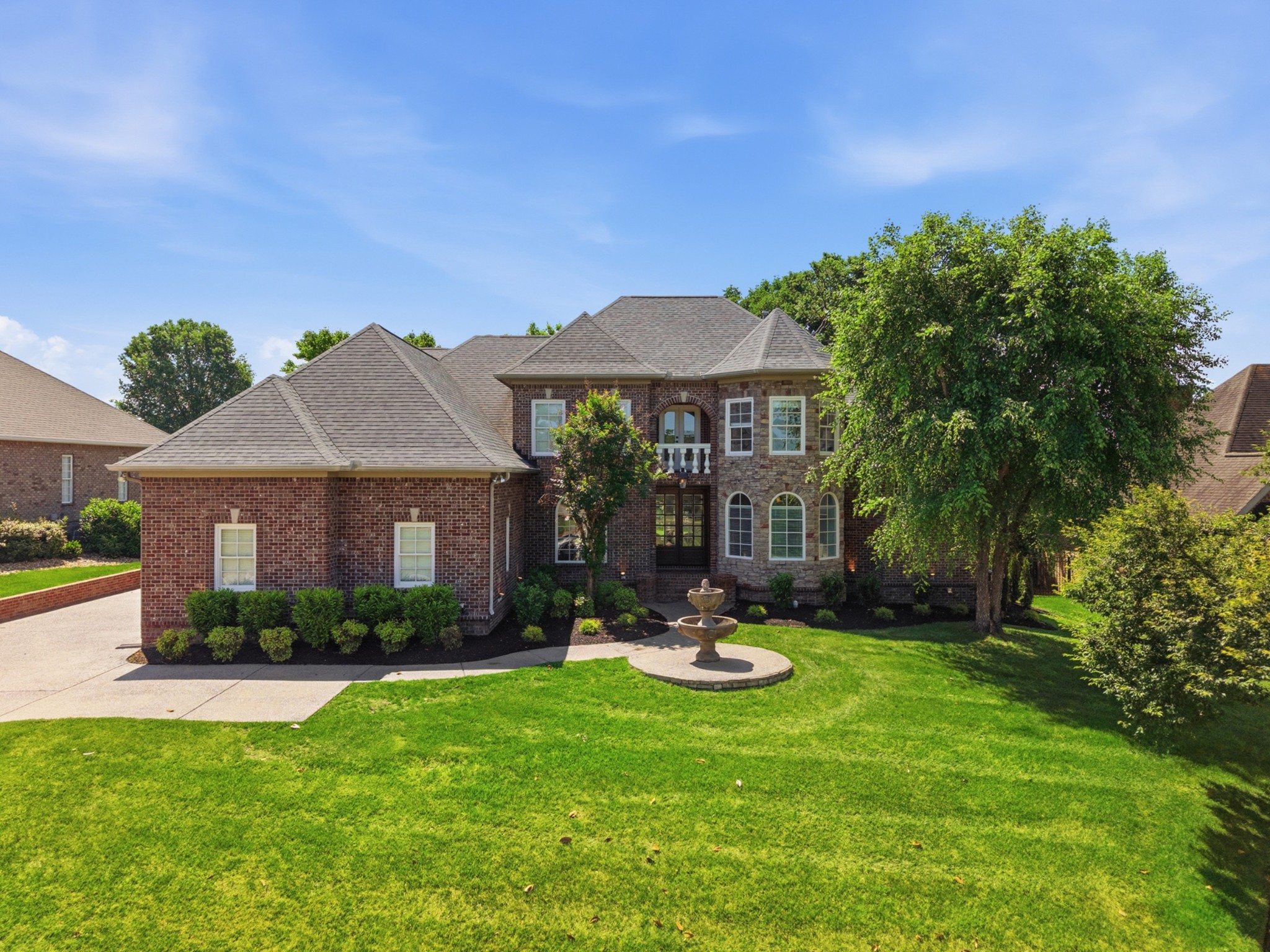 425 Ridgecrest Ln