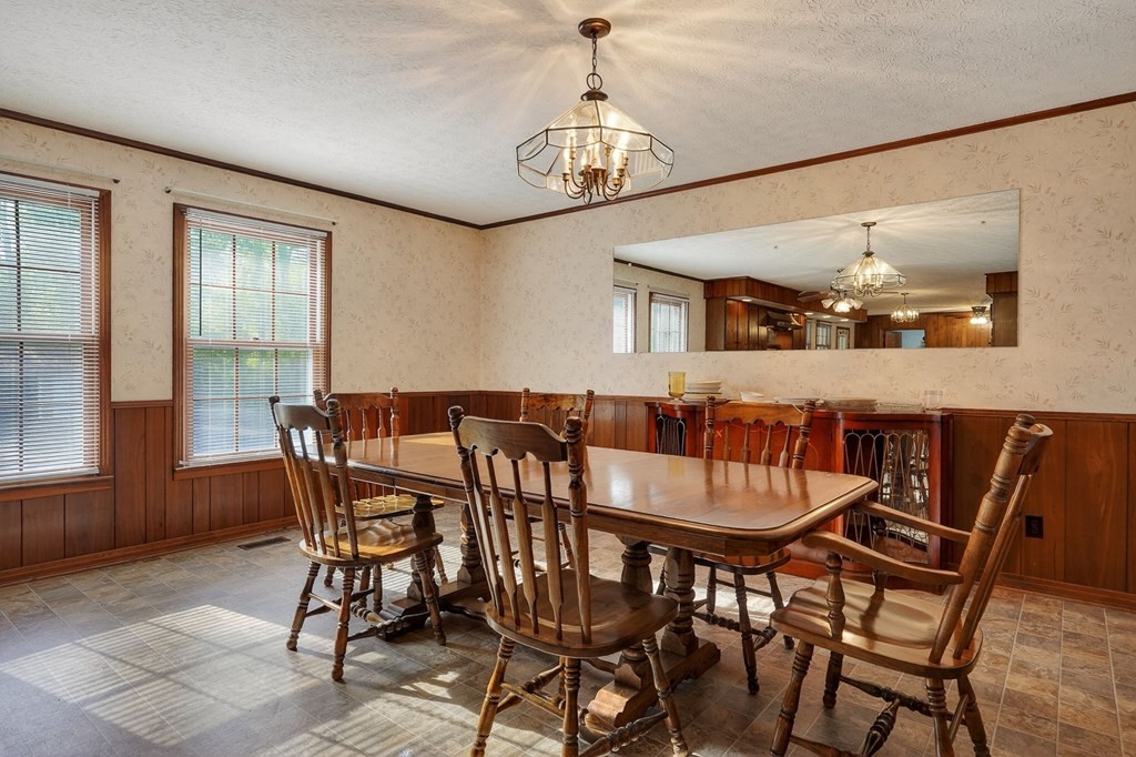 460 Petite Dr