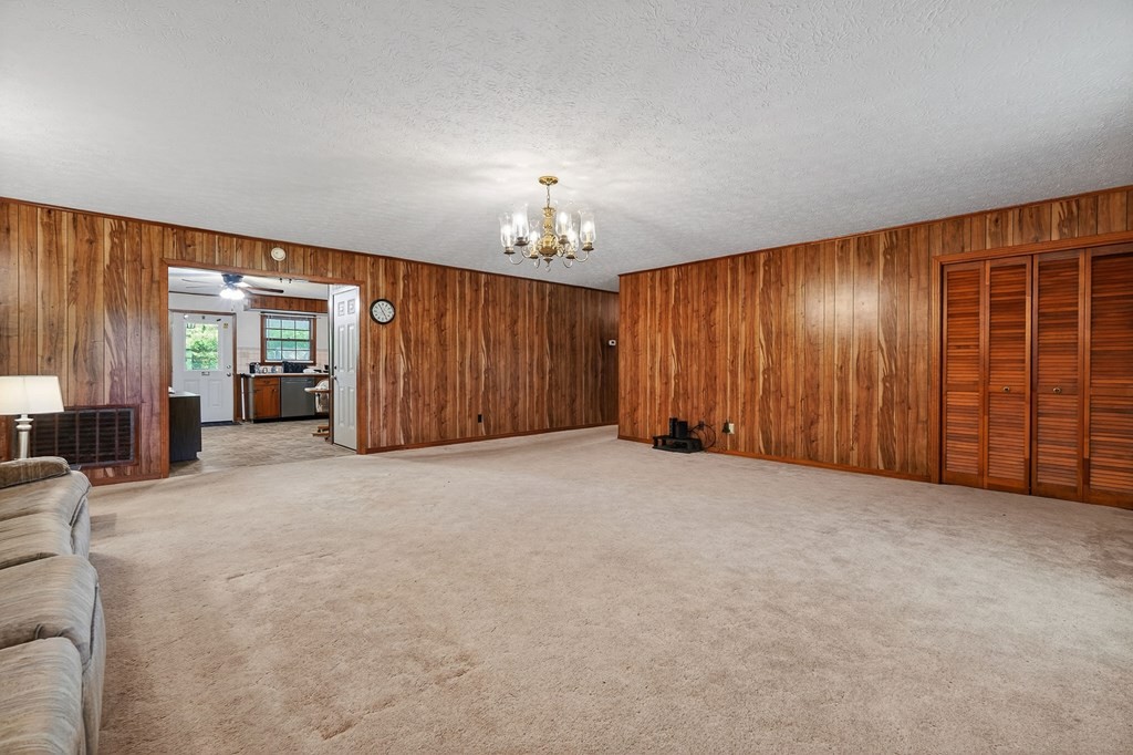 460 Petite Dr