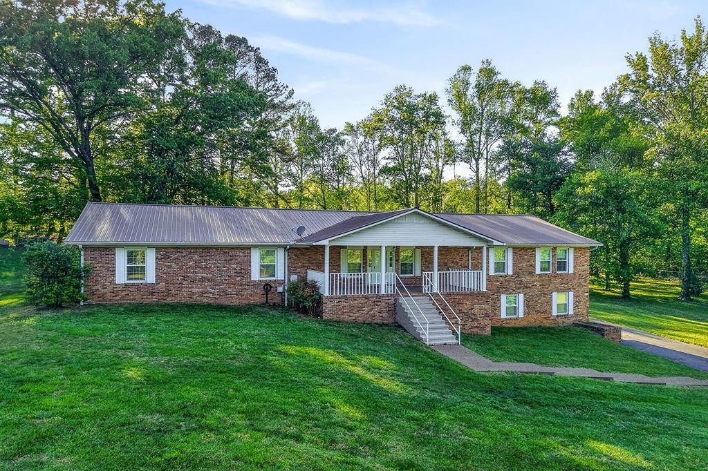 460 Petite Dr