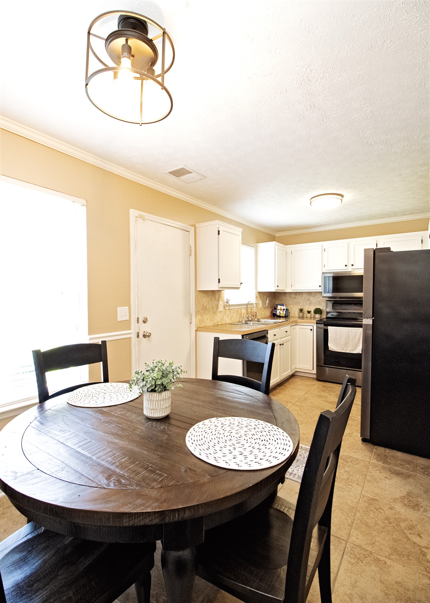 102 Waterview Dr
