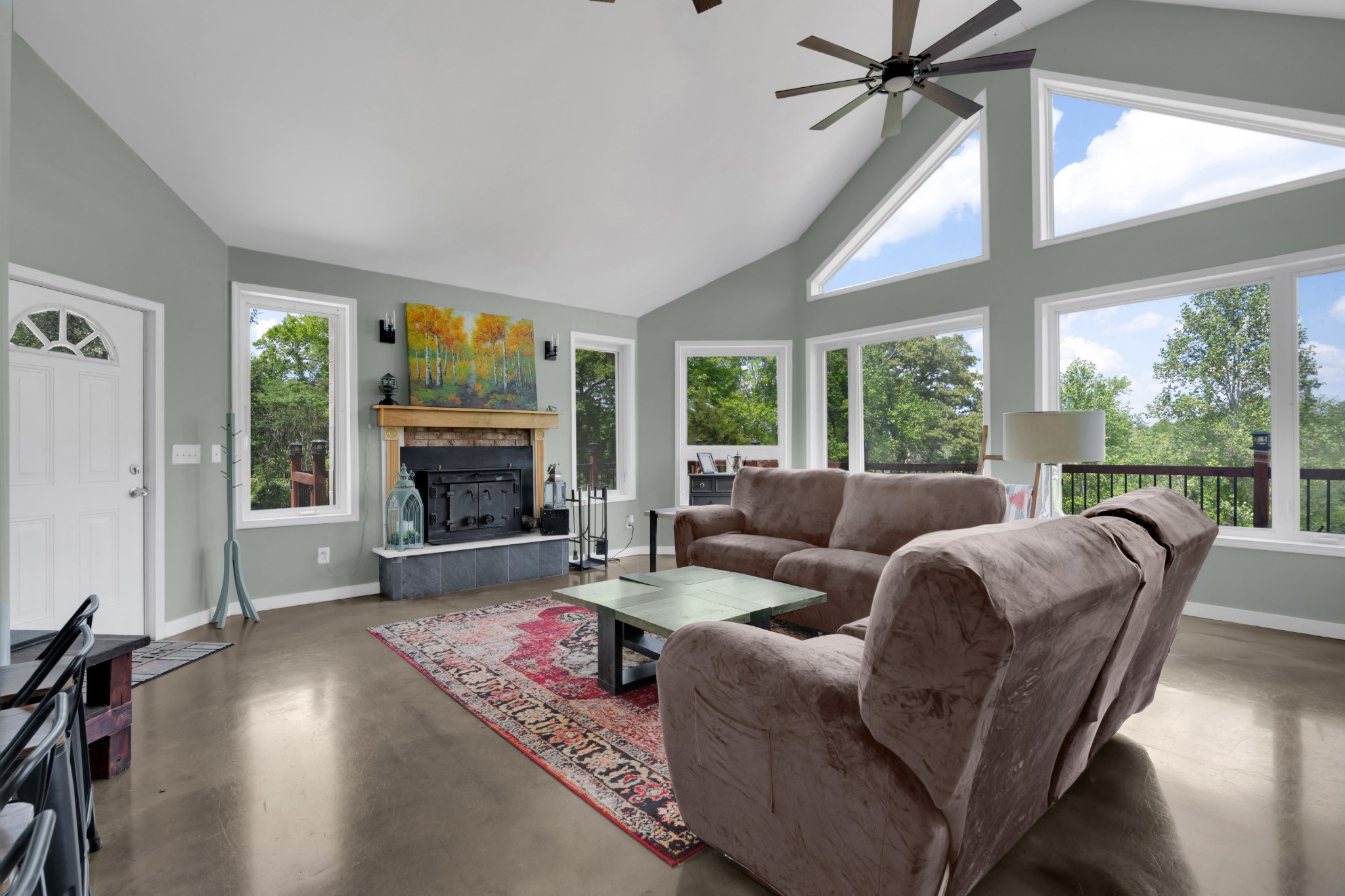 232 Covenant Ln