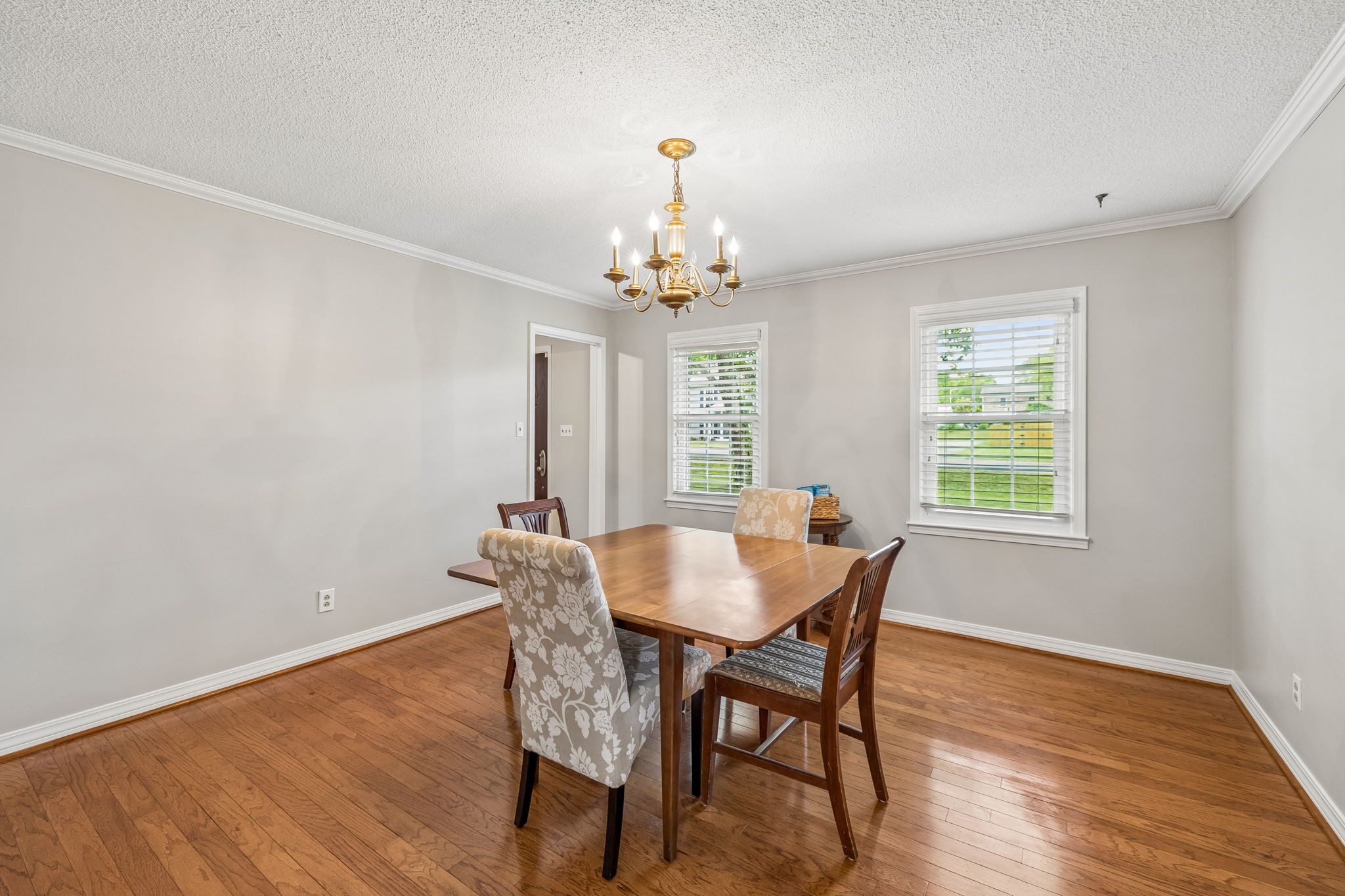 1305 Jewell Dr