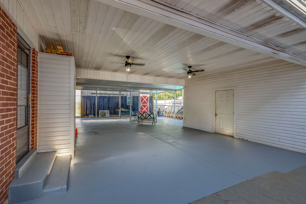 218 Admiral Cir