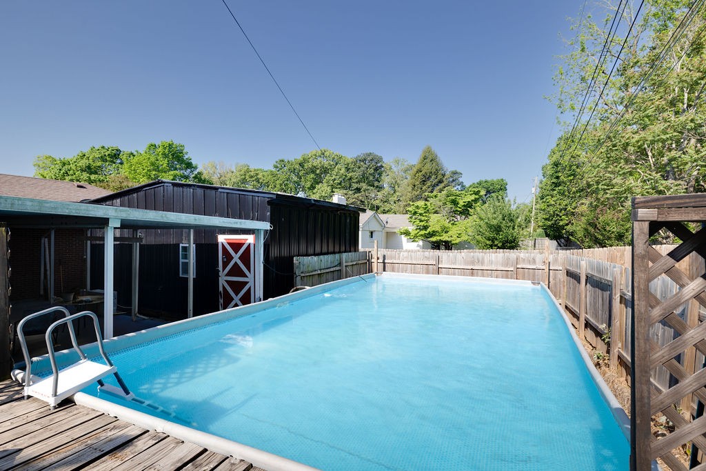 218 Admiral Cir