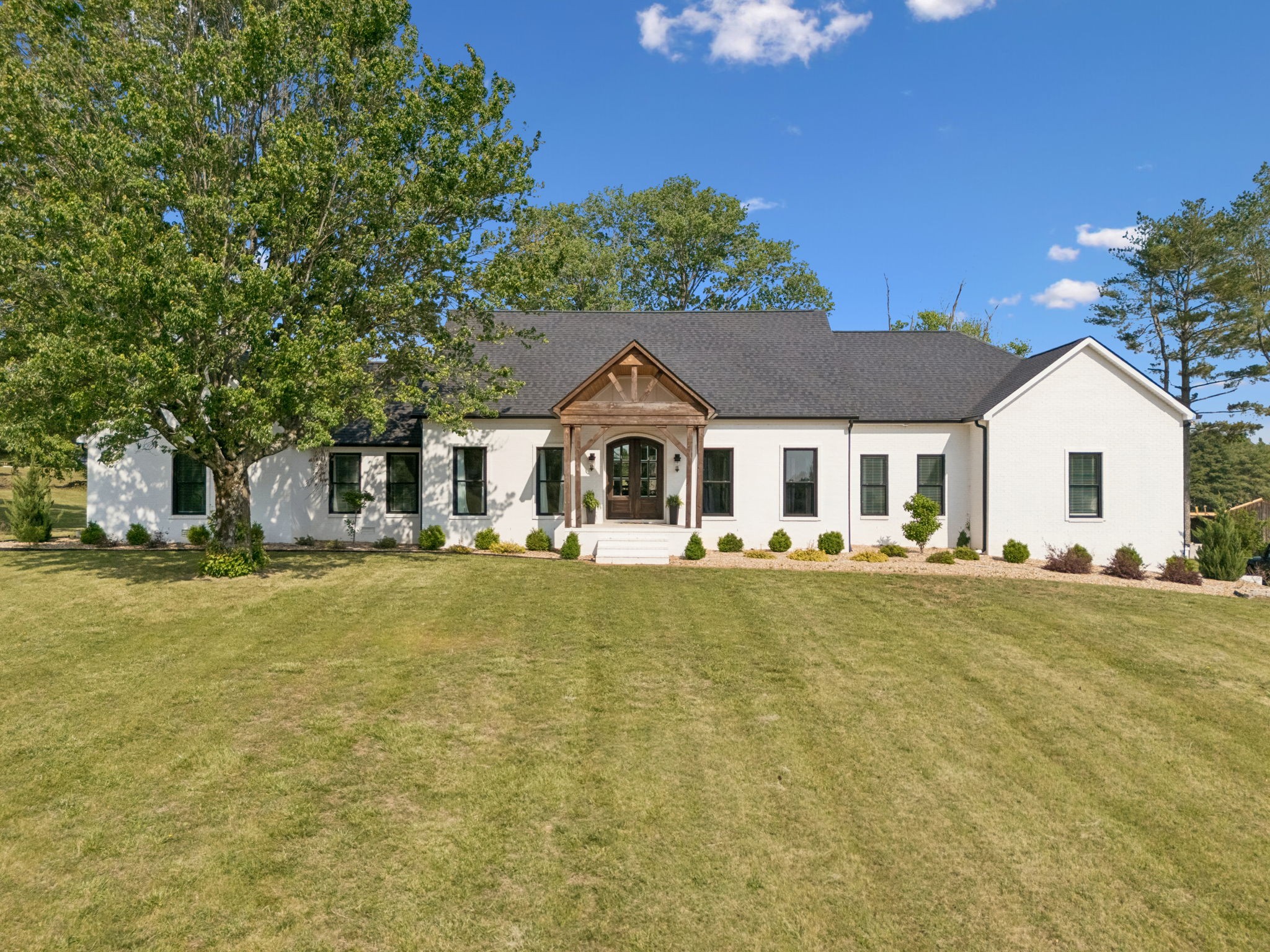 418 Rutherford Ln