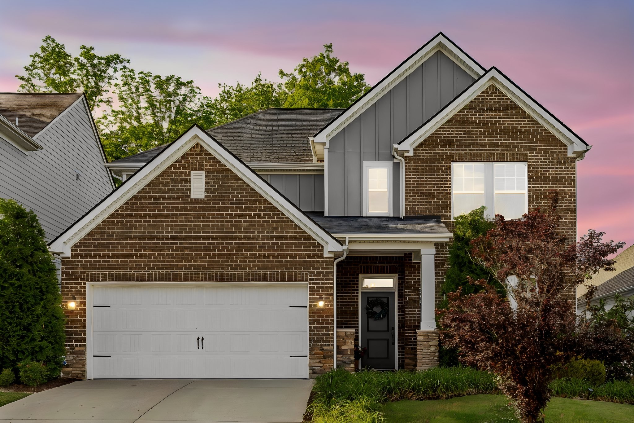 210 Woodhall Ct