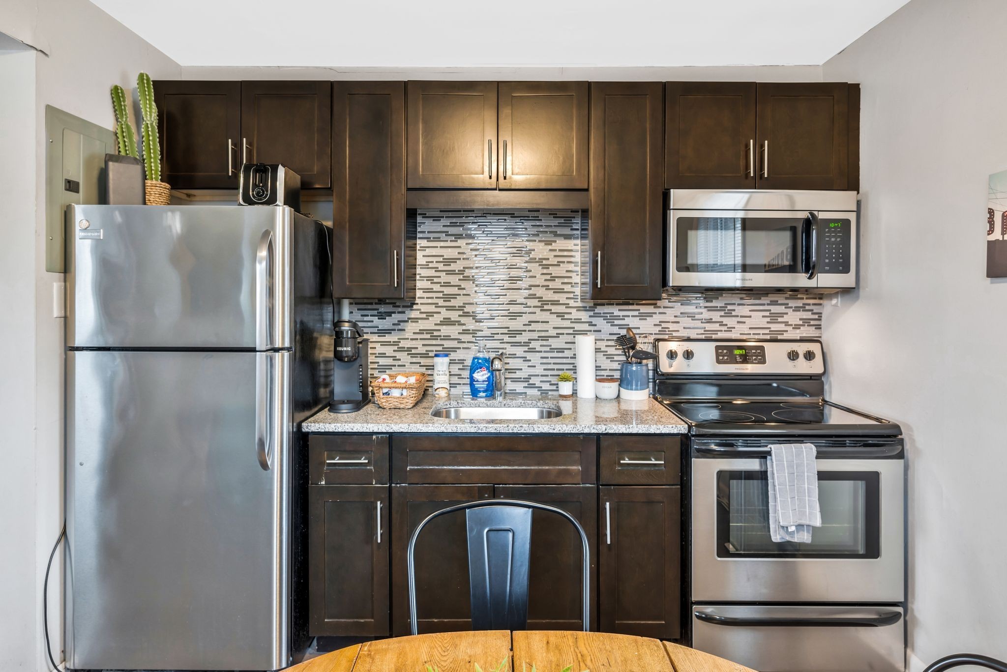 801 Hillview Hts