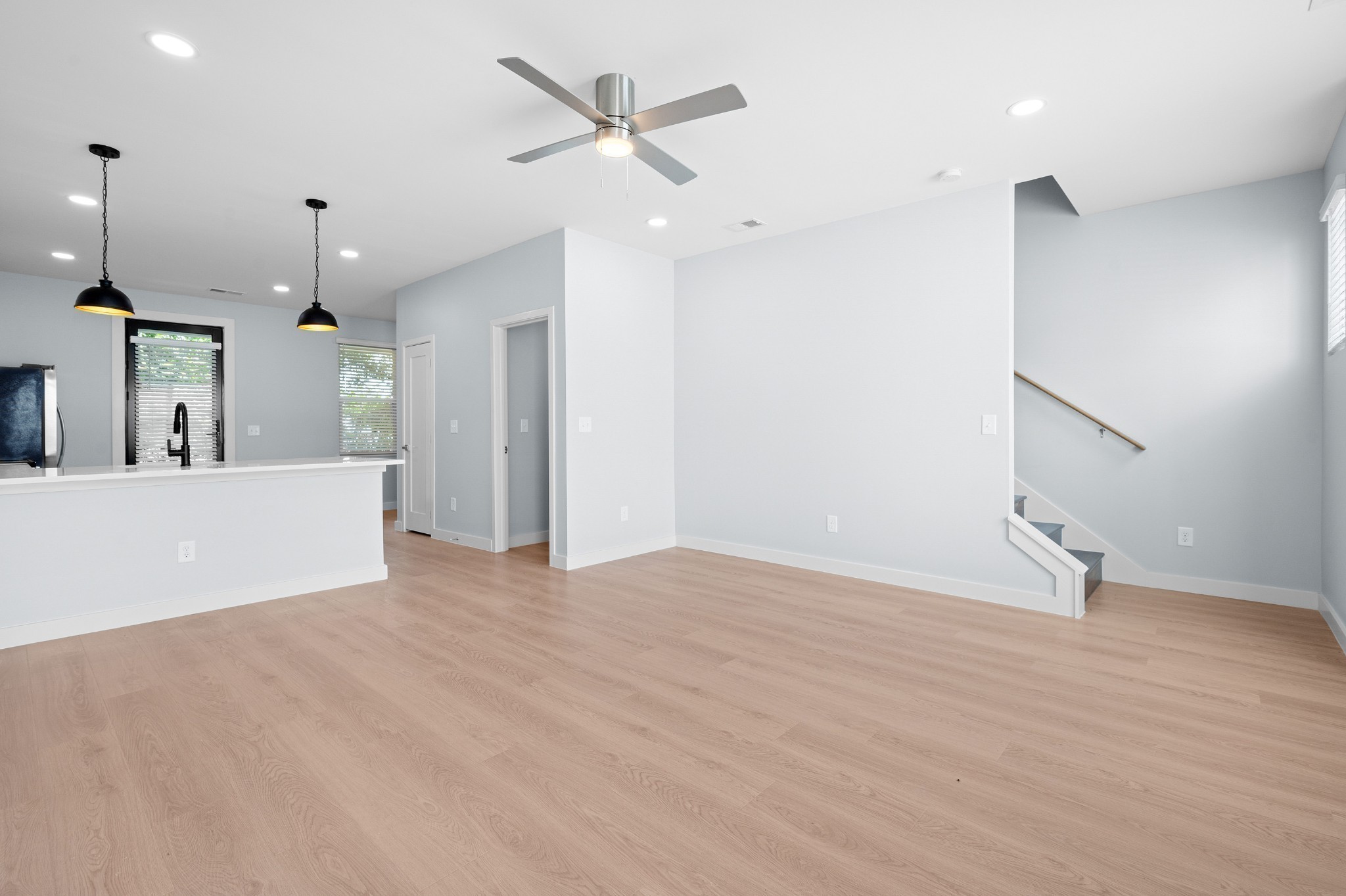 405 Curtis Hilton Way