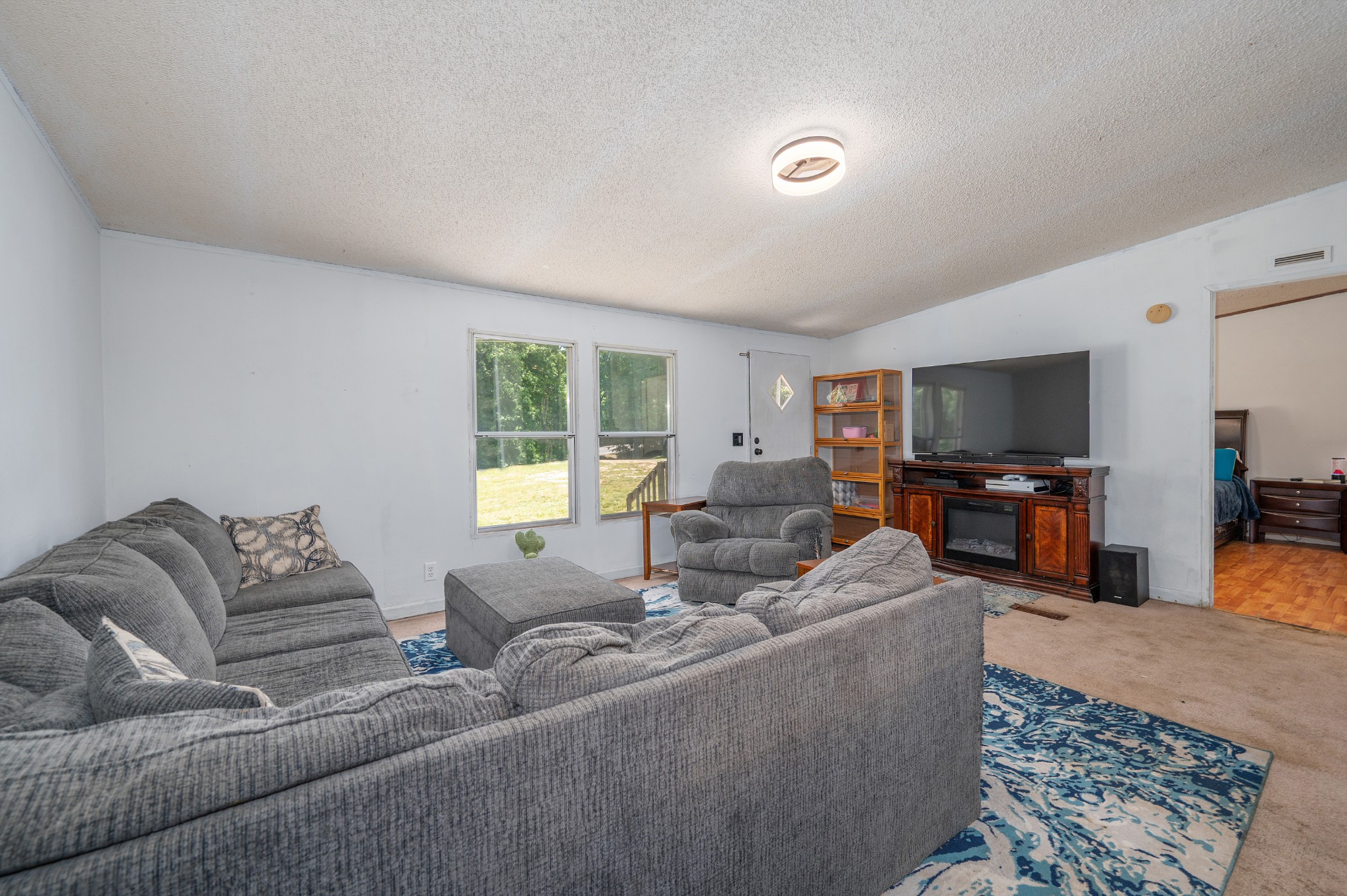 5723 Highway 48, N