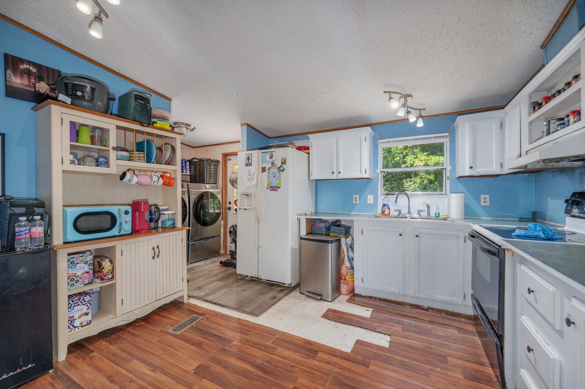 5723 Highway 48, N