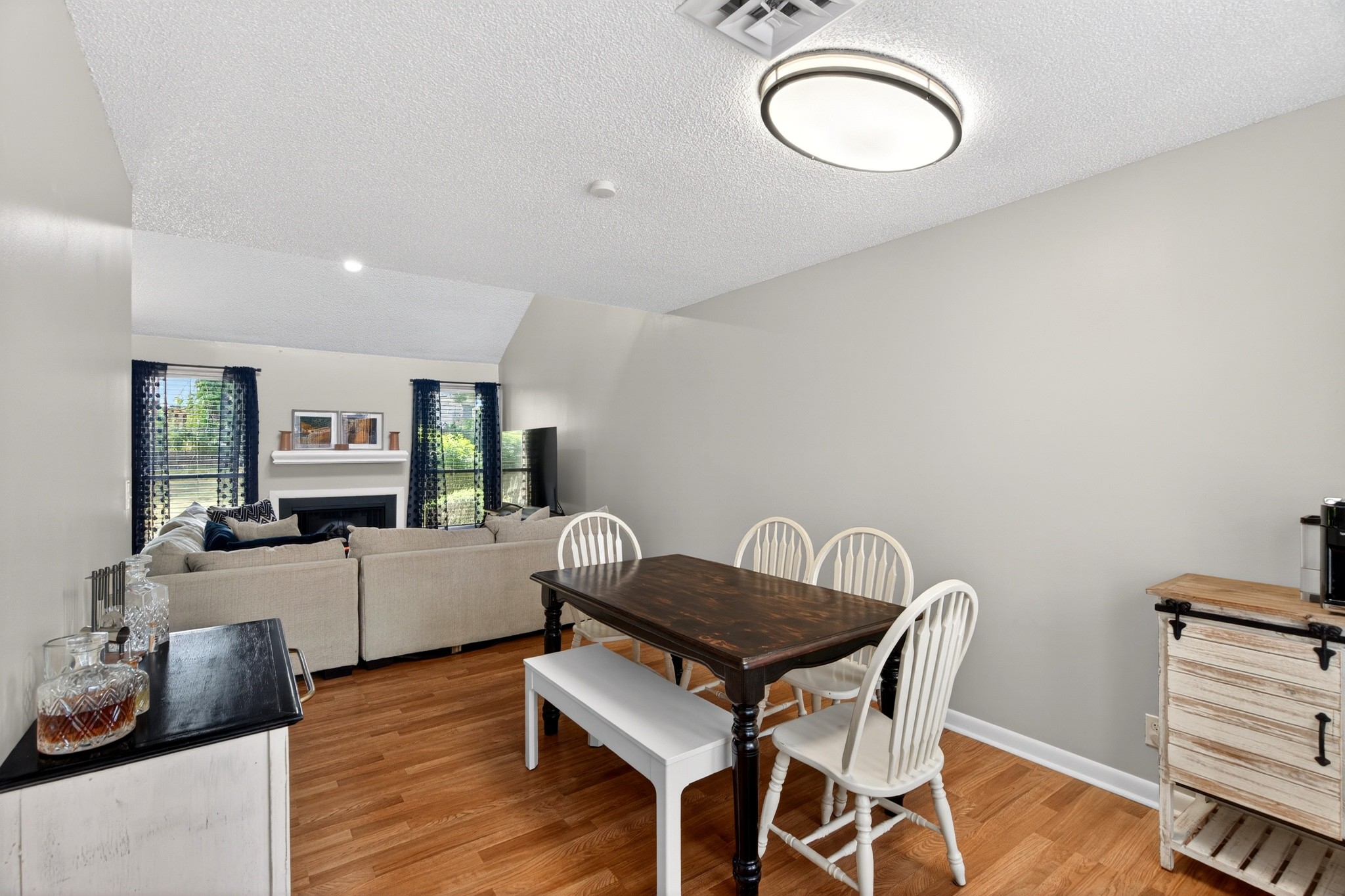 946 Old Fountain Ct