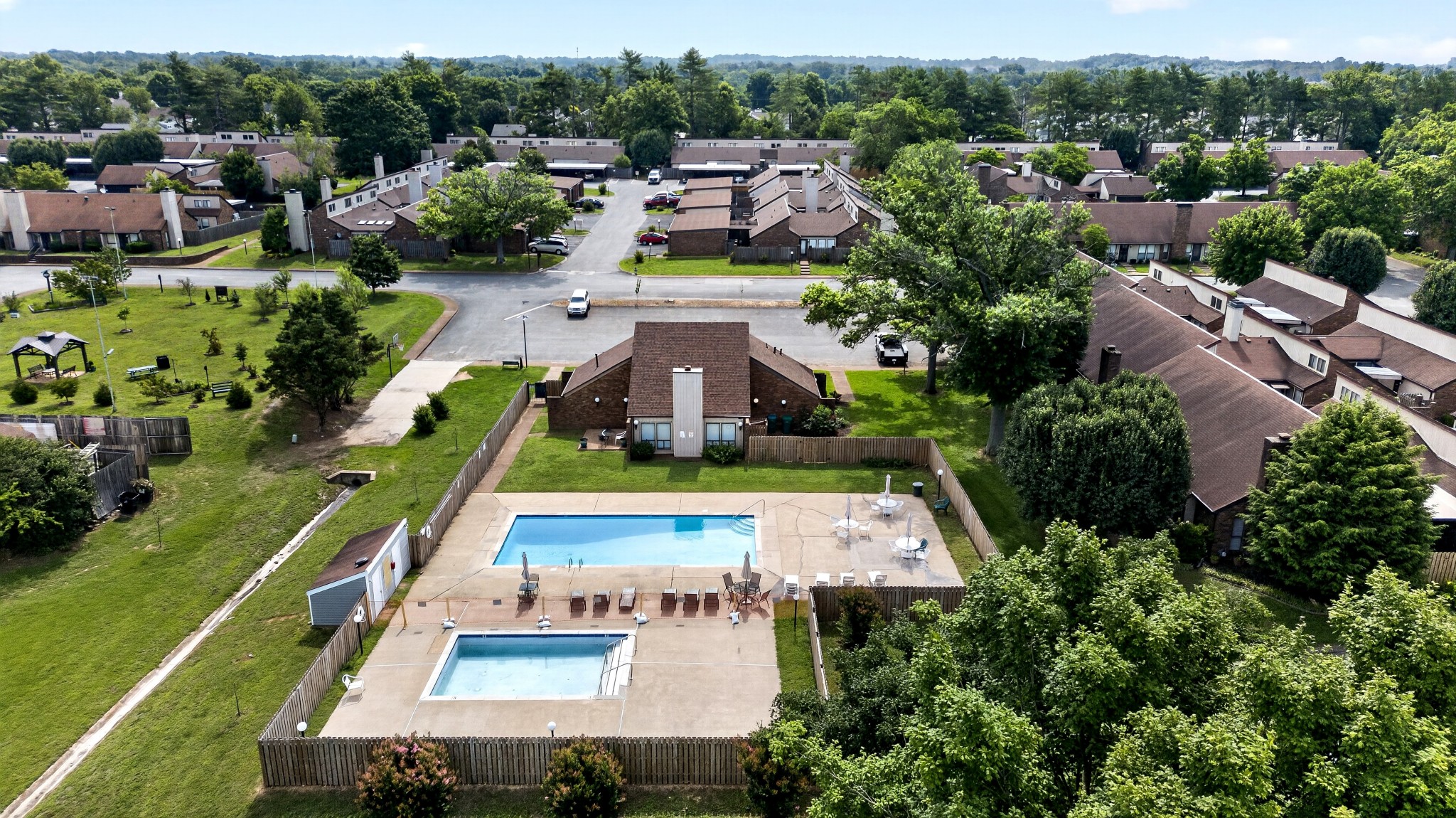 946 Old Fountain Ct