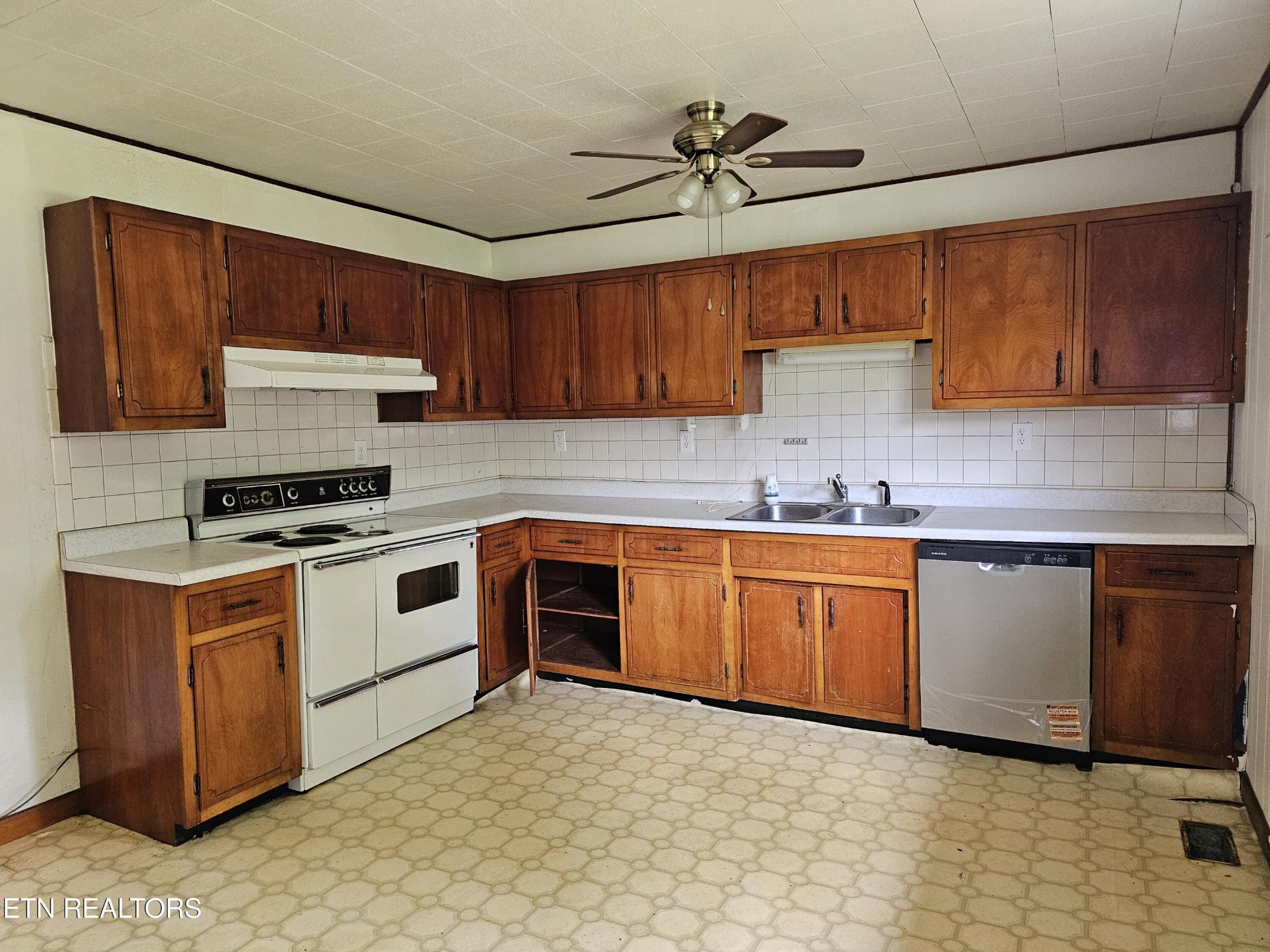 306 Wilson Hurst St